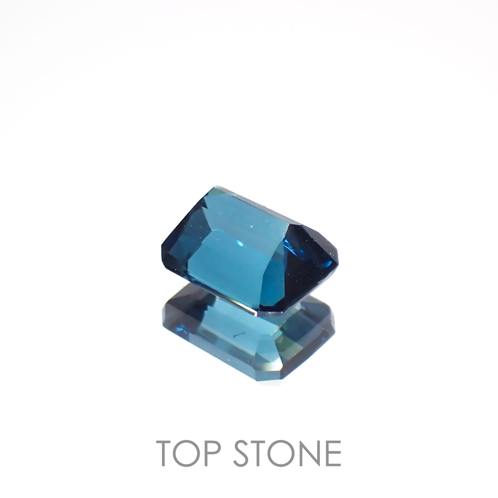インディゴライト(宝石名トルマリン)アフガニスタン産 0.42ct 識別済[221219459]4.8x3.8mm前後