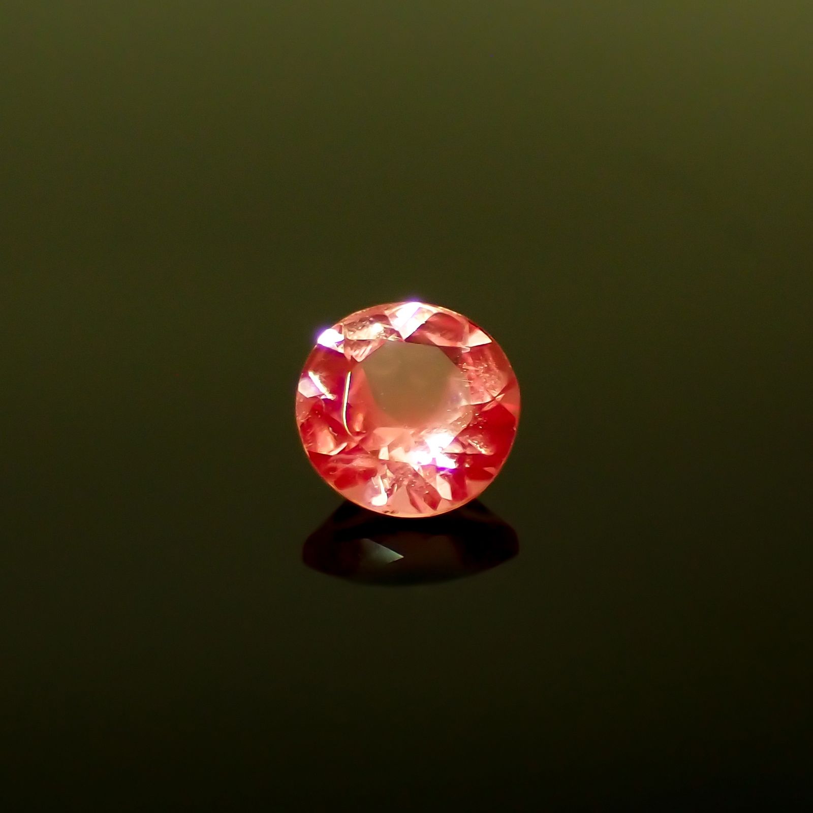 シルキーピンクスピネル タンザニア産 0.43ct[231224961]4.9x4.9mm前後