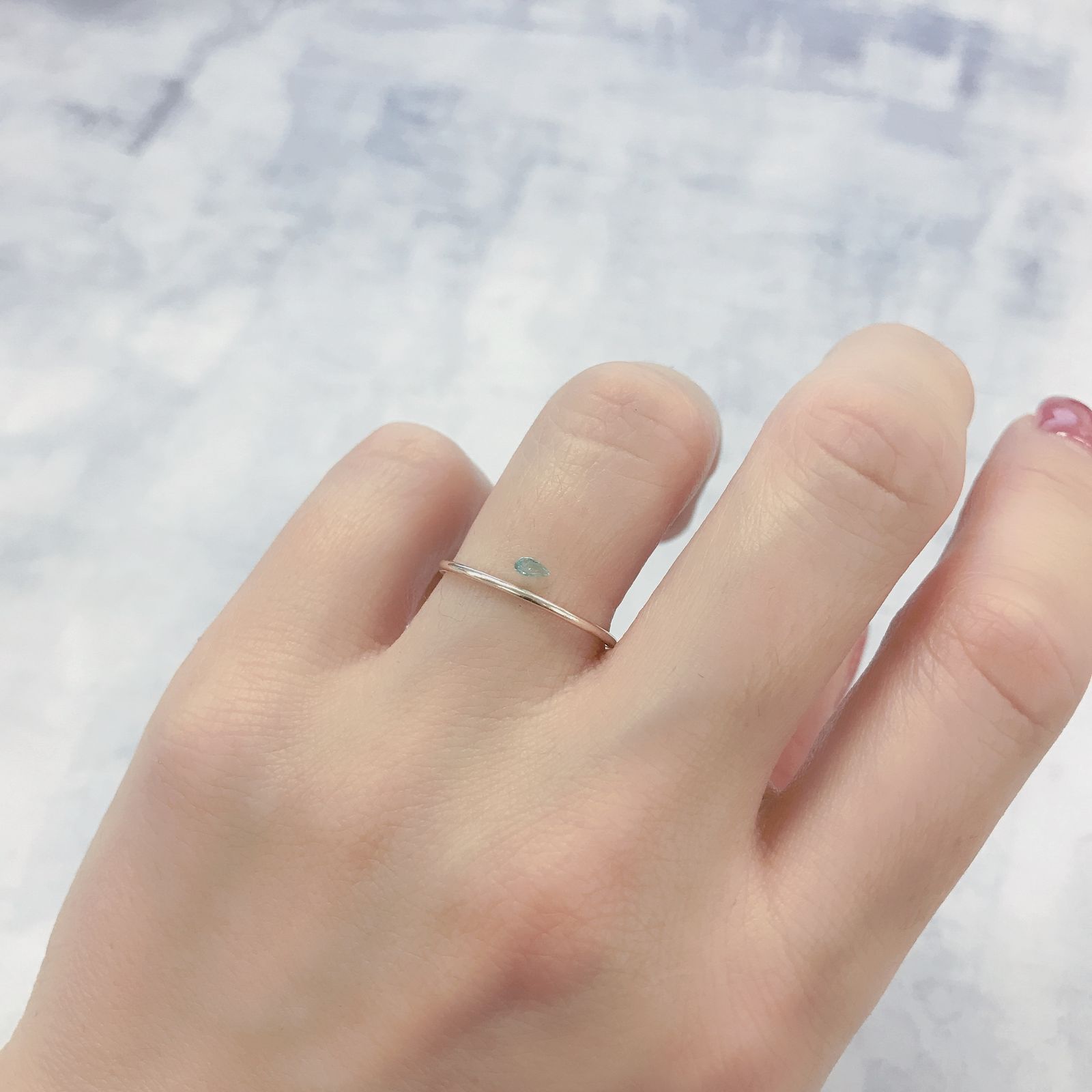 パライバトルマリン(宝石名トルマリン/別名パライバ・トルマリン)ブラジル・パライバ州バターリャ鉱山産 0.054ct 識別済[220114909]3.3x2mm前後