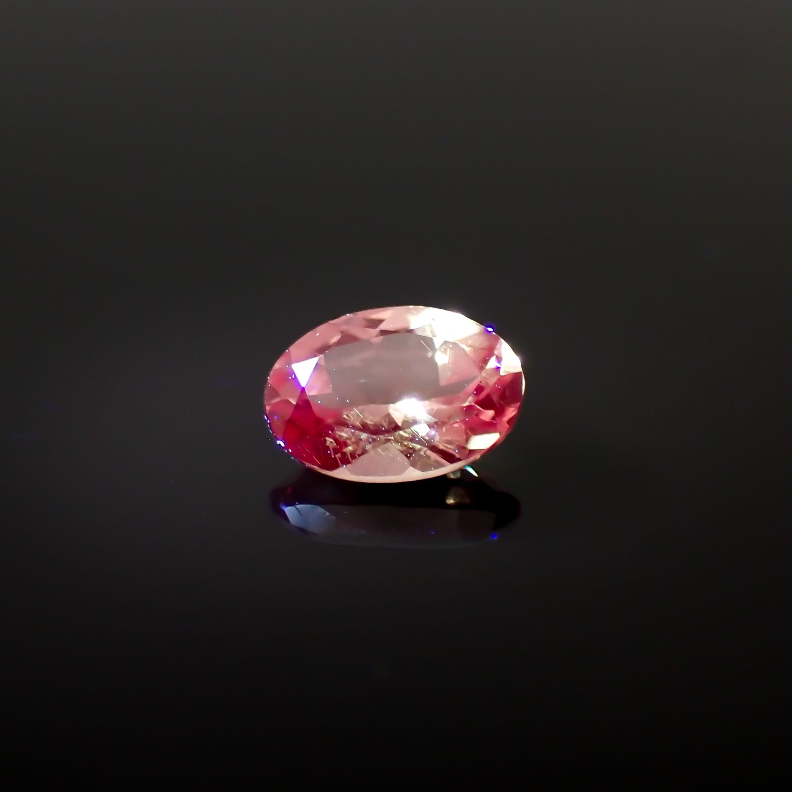 ドラゴンガーネット タンザニア産 0.59ct[230421452]5.9x4.1mm前後