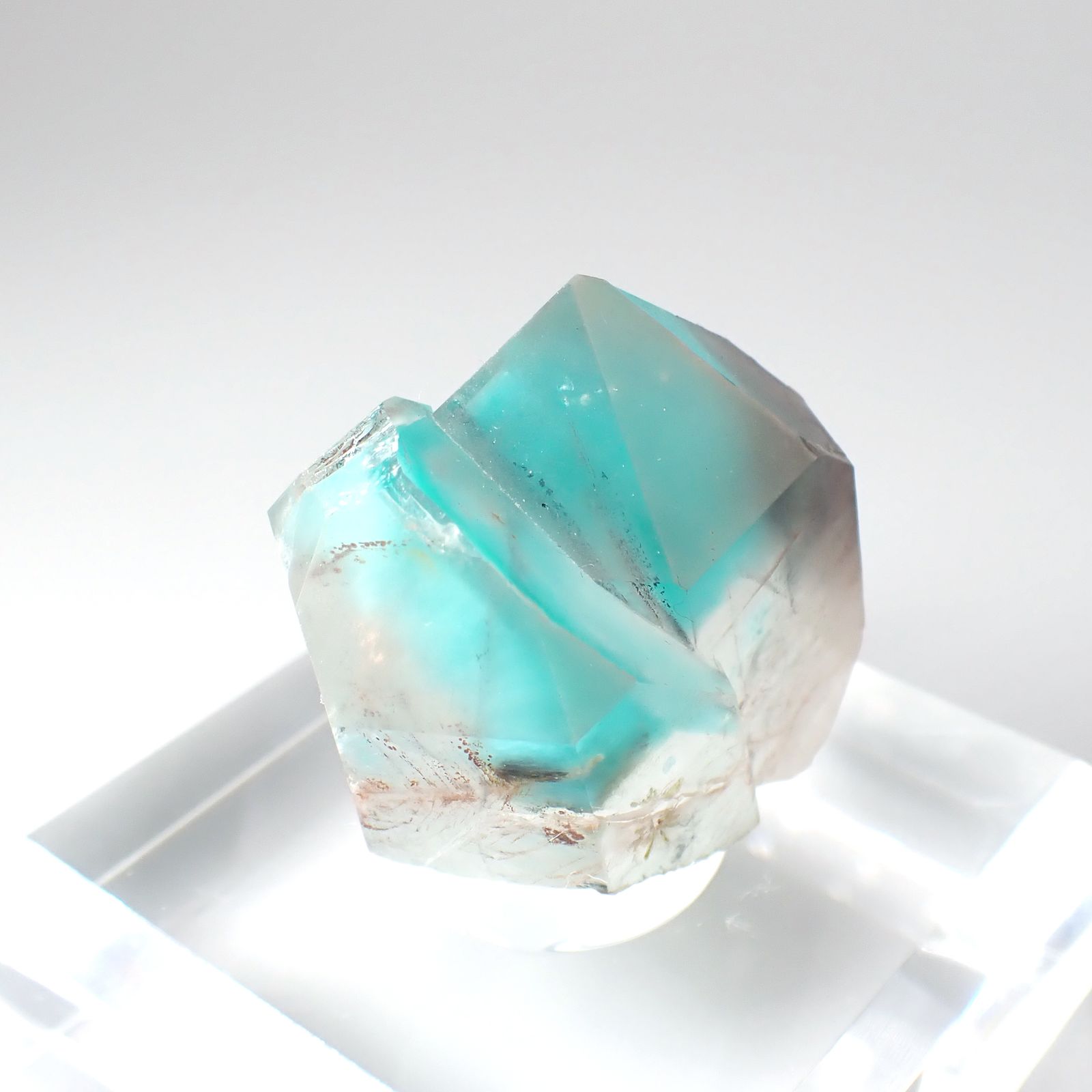 アホイトインクォーツ原石 南アフリカ・メッシーナ鉱山産 アクリル台座付き 159.82ct(31.96g) / 36x21.7x32.1mm前後 [260532292]