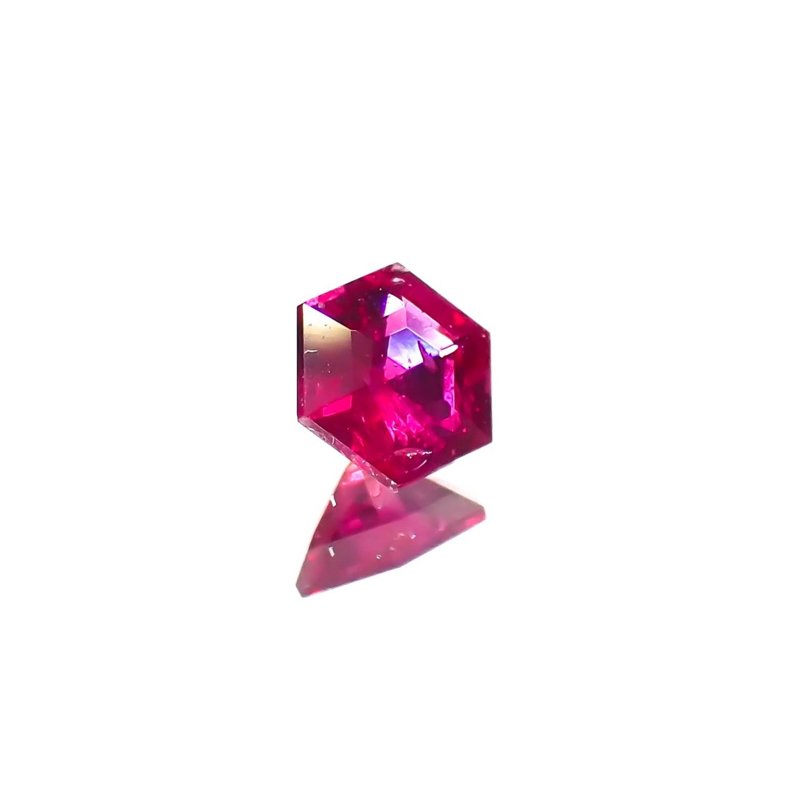◇ヘキサゴンカット◇ルビー 非加熱 モザンビーク産 0.22ct / 3.6x3.5mm前後 [240427111]