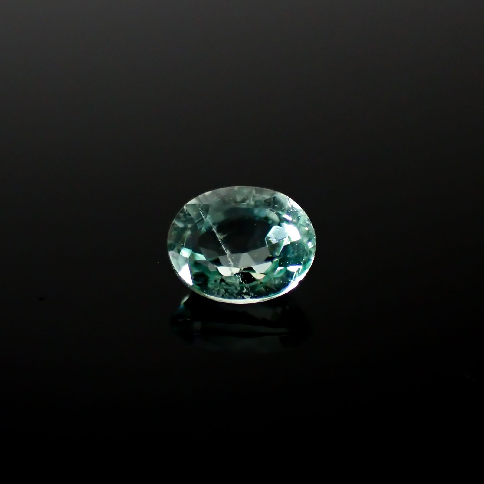 ミントベリル ブラジル産 0.37ct[240728592]5x4mm前後