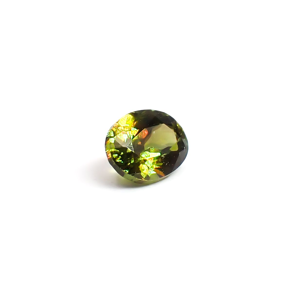 カラーチェンジスフェーン パキスタン産 0.35ct / 4.9x3.7mm前後 [260632438]