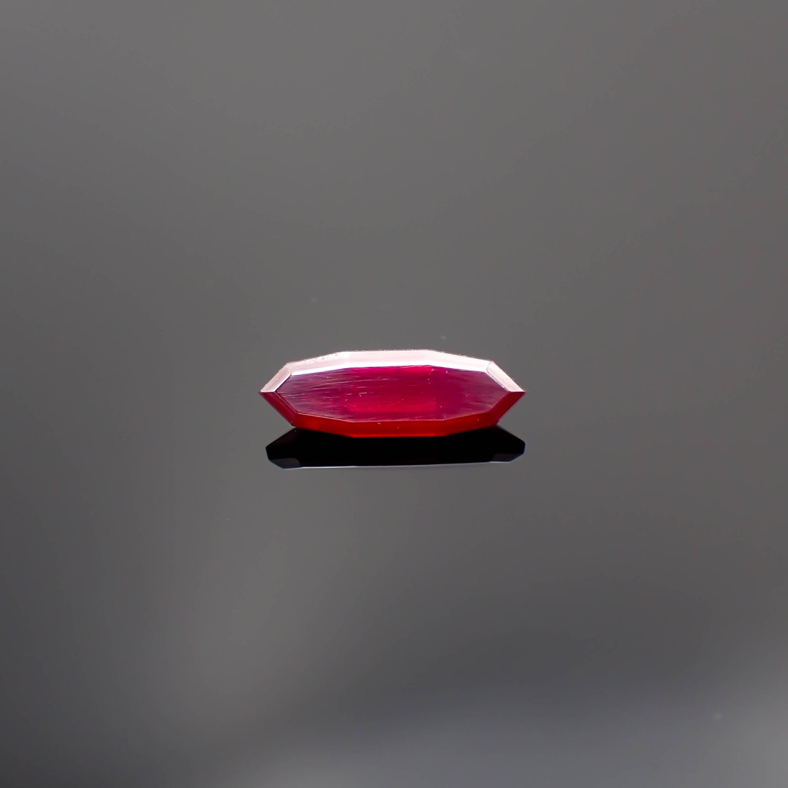 シナバー 中国産 3.58ct[230622298]12.8x4.1mm前後