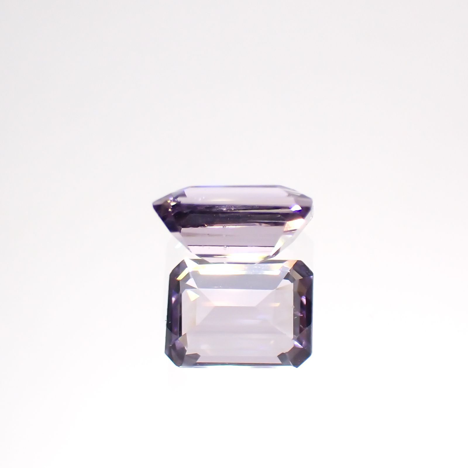 マリアライト フルオレッセンス(宝石名パープル・スキャポライト)スリランカ産 0.66ct 識別済[220114879]6.2x4.5mm前後