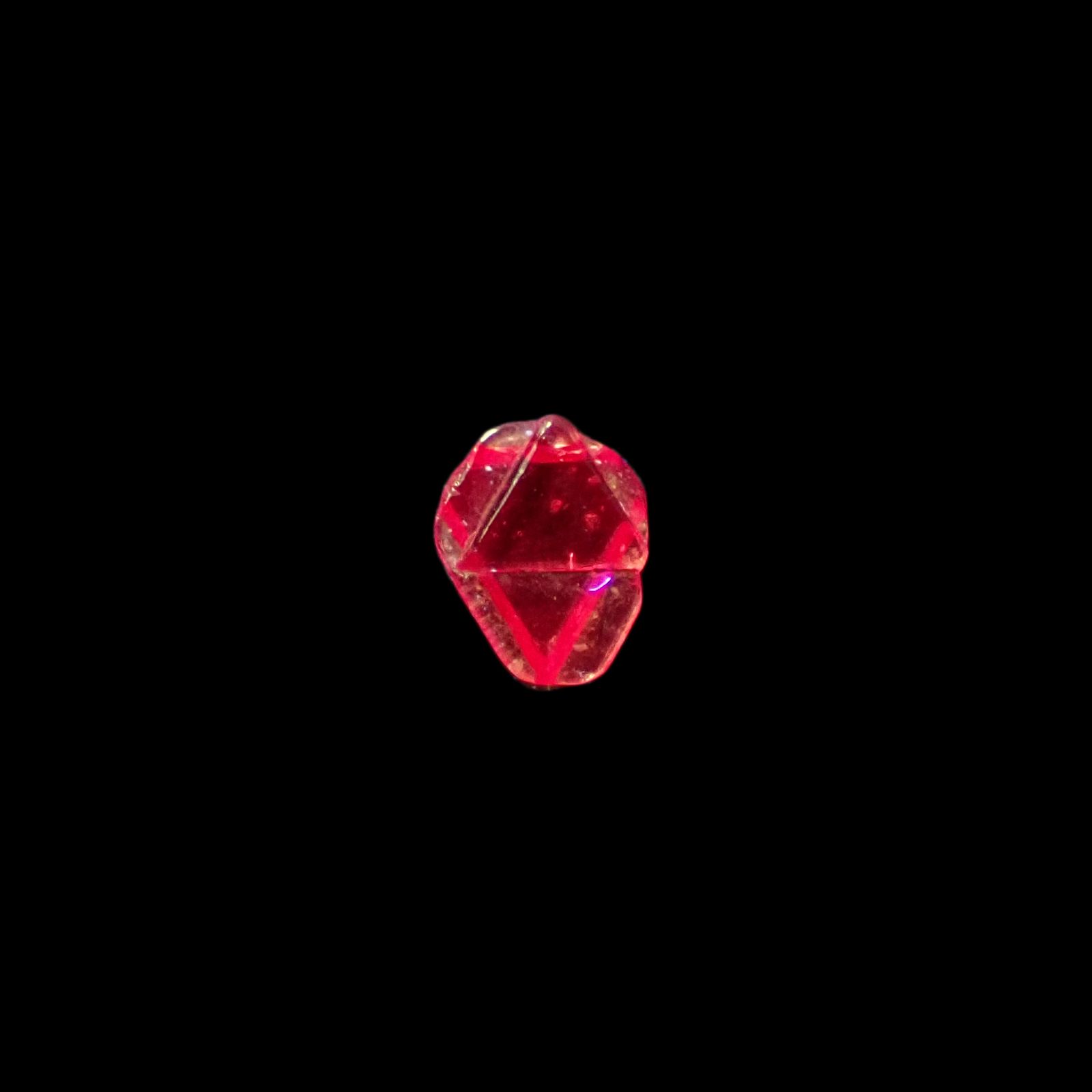ツインクリスタルスピネル(スピネル式双晶) 原石 ビルマ産 0.041ct[240628428]2.4x2.2mm前後