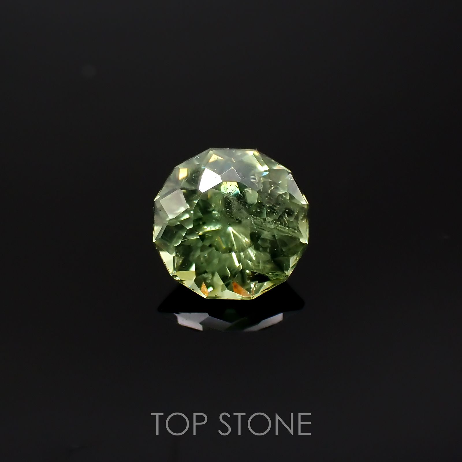 ◇カスタムカット◇デマントイドガーネット ナミビア産 0.58ct[220917670]5.1x5mm前後