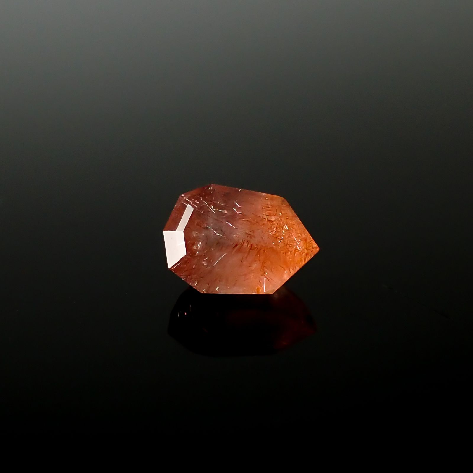 ◇カスタムカット◇ストロベリークォーツ カザフスタン産 1.43ct[240125491]8.6x6mm前後