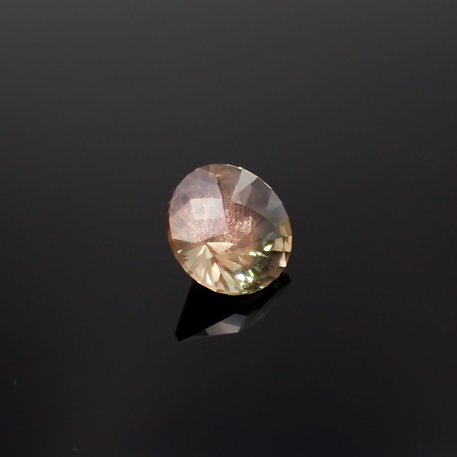 ◇カスタムカット◇バイカラーオレゴンサンストーン アメリカ・オレゴン州産 3.06ct[231224666]9.9x9.9mm前後