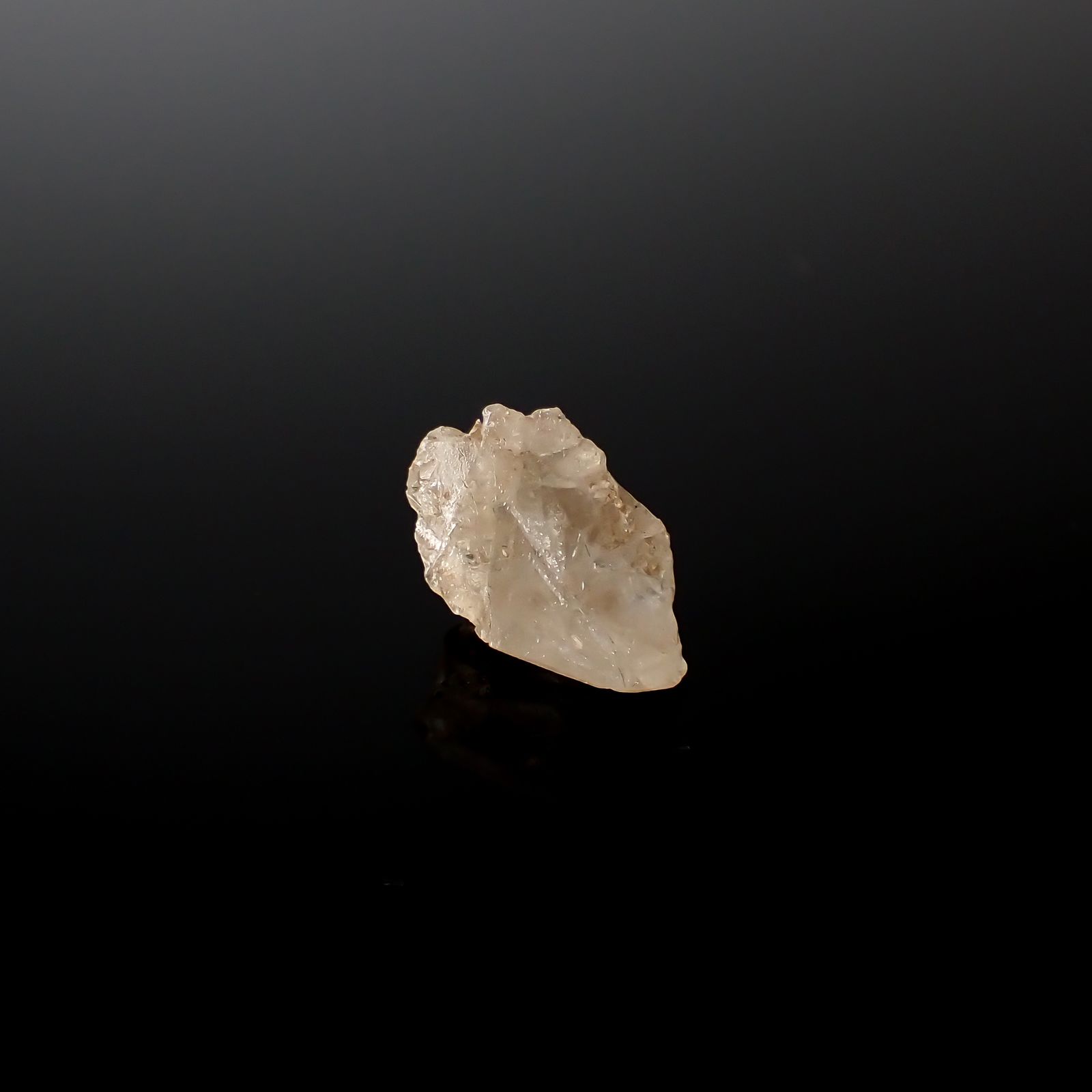 フェナカイト 原石 ウクライナ産 5.69ct[240326810]14.3x9mm前後