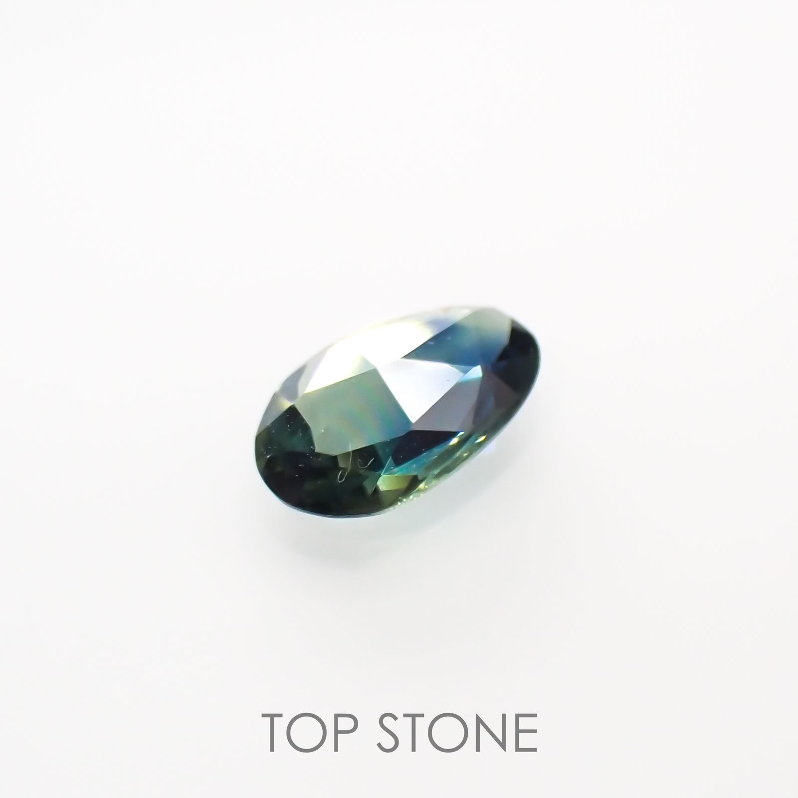 ◇ローズカット◇パーティカラーサファイア(宝石名パーティカラード・サファイア) マダガスカル産 0.66ct 識別済[210913205]7.5×4.7mm前後