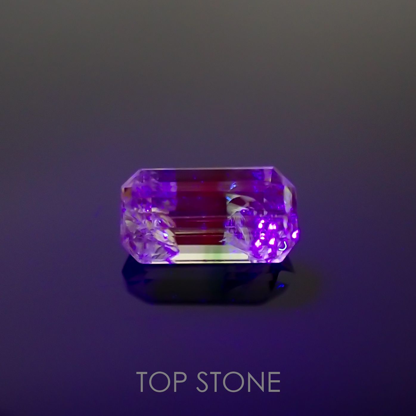 バイカラーツァボライト(宝石名グリーン グロッシュラー・ガーネット) タンザニア産 0.71ct 識別済[210711573]6.6×3.5mm前後