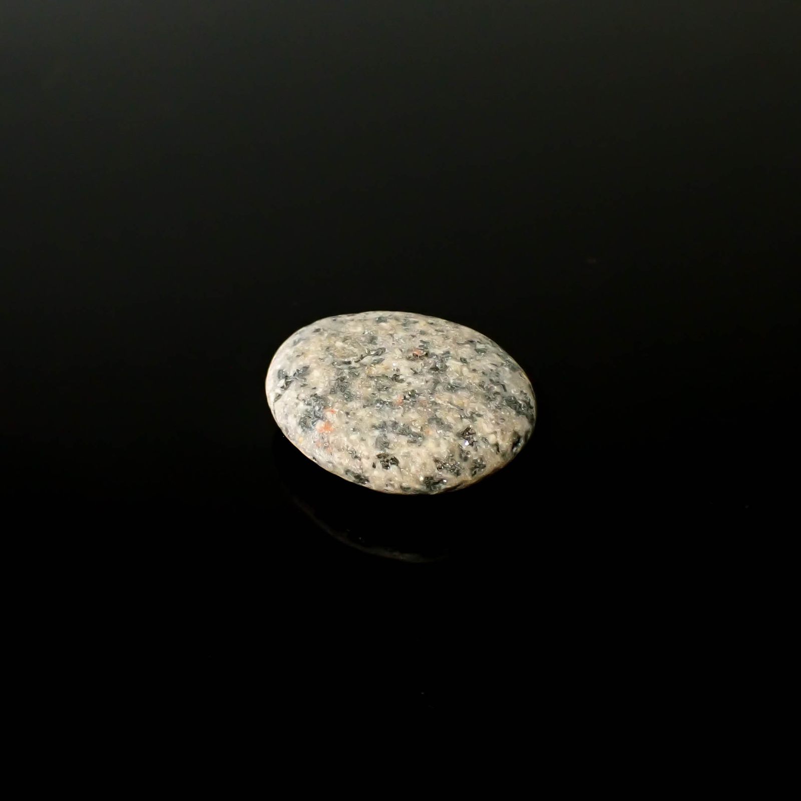 ユーパーライト 原石 （ギャランティカード付） 発見地：アメリカ・スペリオル湖 34.80ct [250530477]25.3x19.9mm前後
