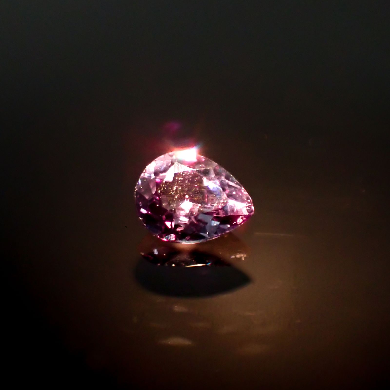 ベキリーブルーガーネット（カラーチェンジガーネット アレキタイプ） マダガスカル産 0.17ct [241029382]3.9x3.1mm前後