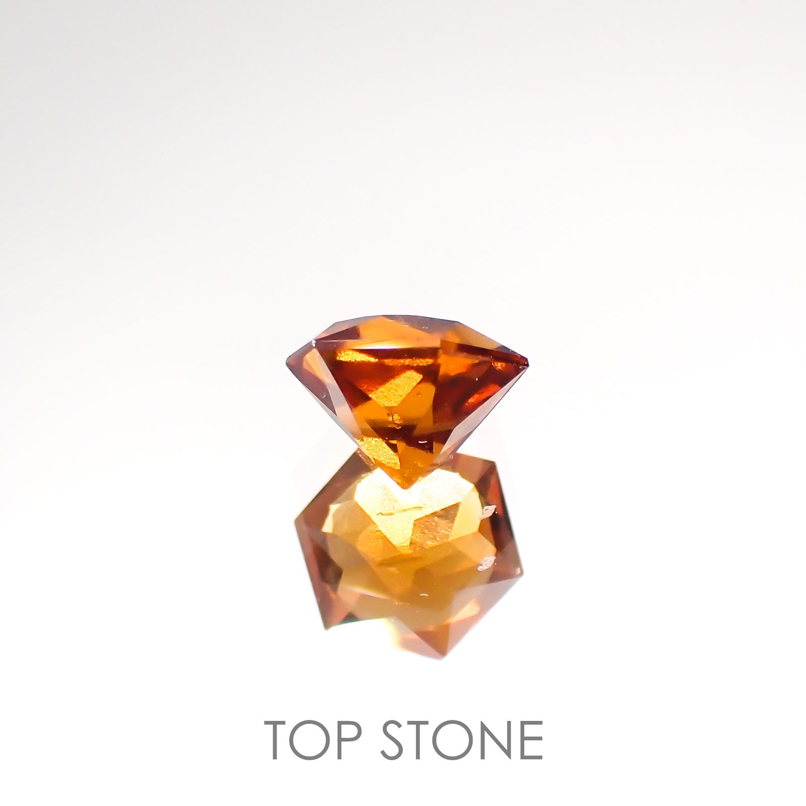 ◇ヘキサゴンカット◇ヘソナイトガーネット(宝石名ガーネット) スリランカ産 0.93ct 識別済[210812681]5.5×5.5mm前後