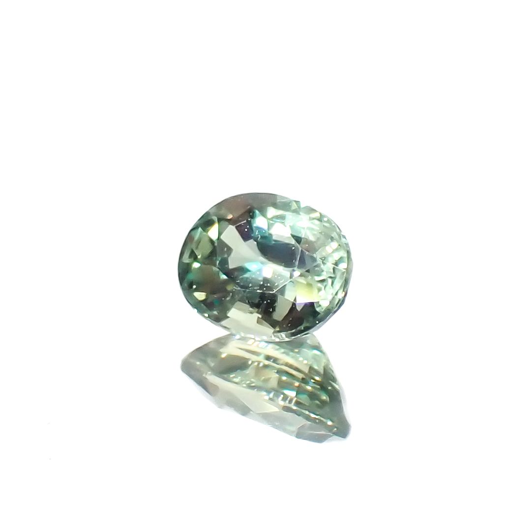 アレキサンドライト(宝石名アレキサンドライト)マダガスカル産 0.28ct 識別済[230522051]4.3x3.3mm前後