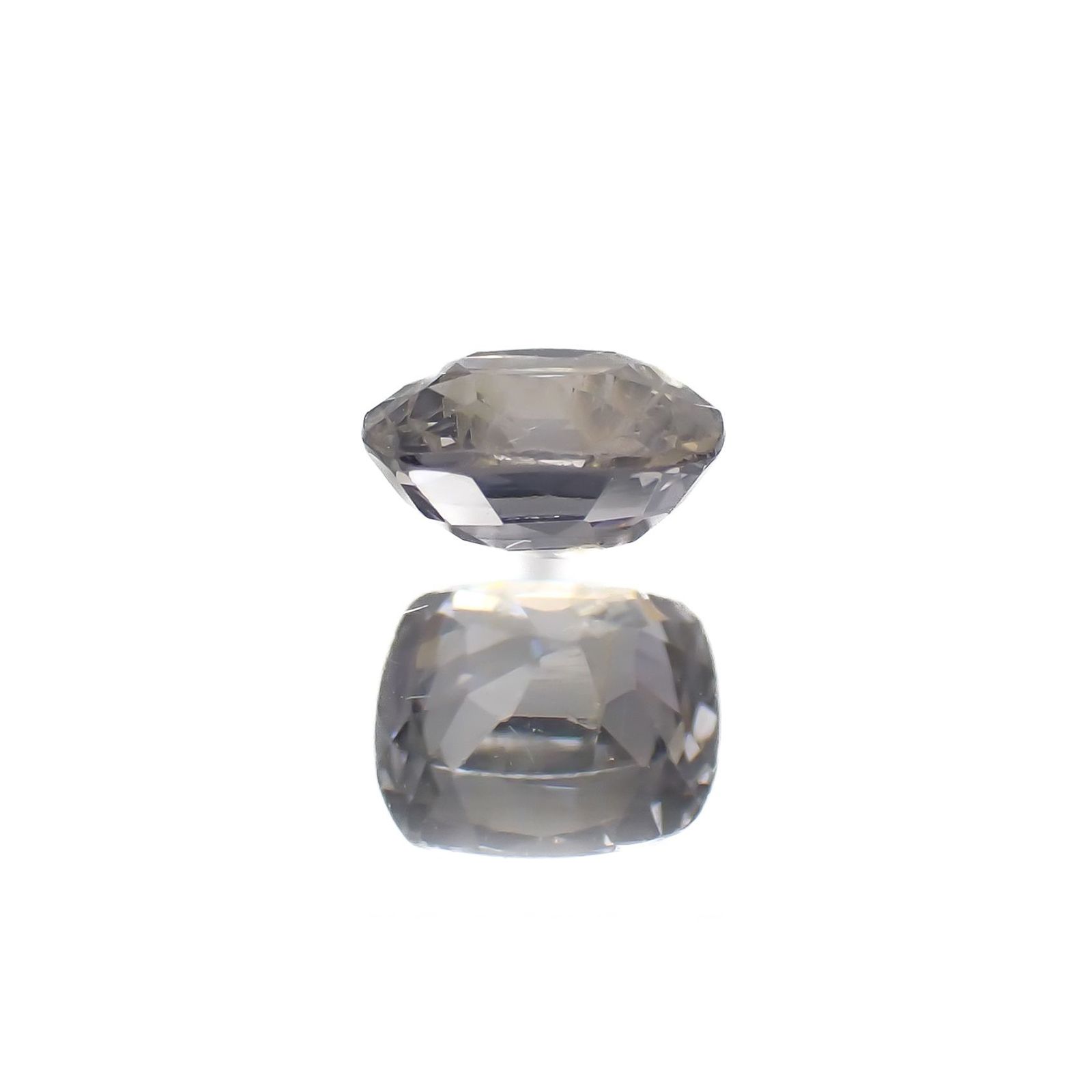 グレースピネル(宝石名スピネル)ビルマ/マダガスカル産 0.75ct 識別済[220817561]5.5x5.2mm前後