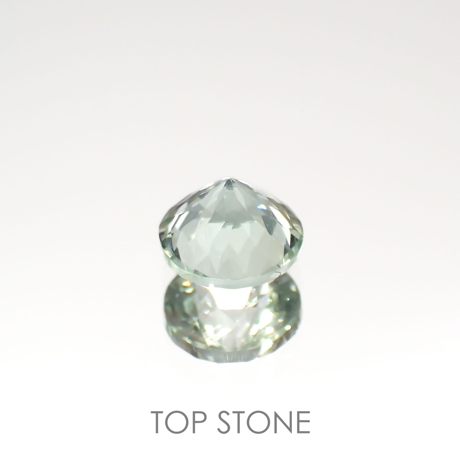 バナジウムコーネルピン(宝石名コーネルピン)タンザニア・タンガ州産 0.33ct 識別済[220716906]4.3x4.2mm前後