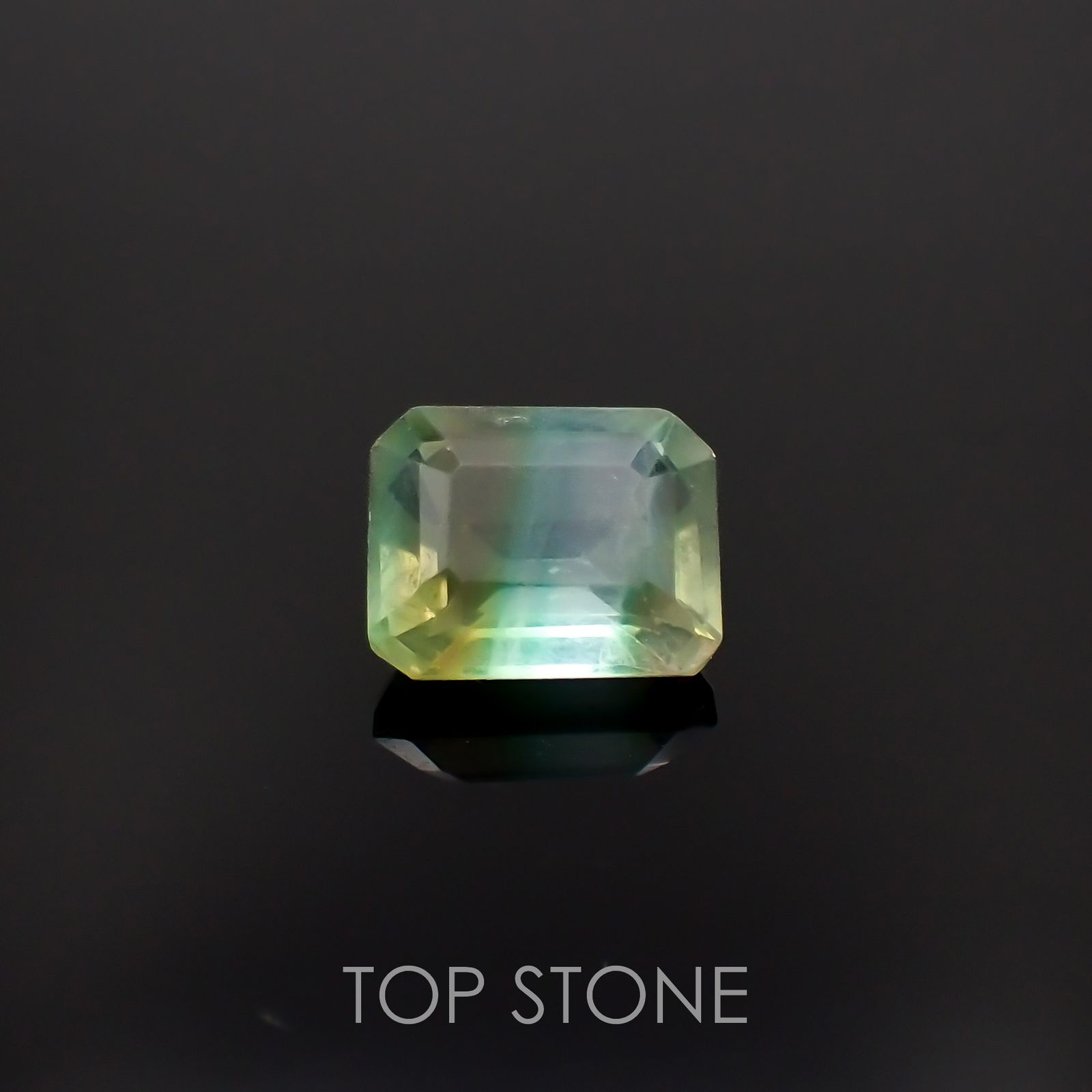 バイカラーフローライト ブラジル産 2.86ct[230119745]8.9x7mm前後