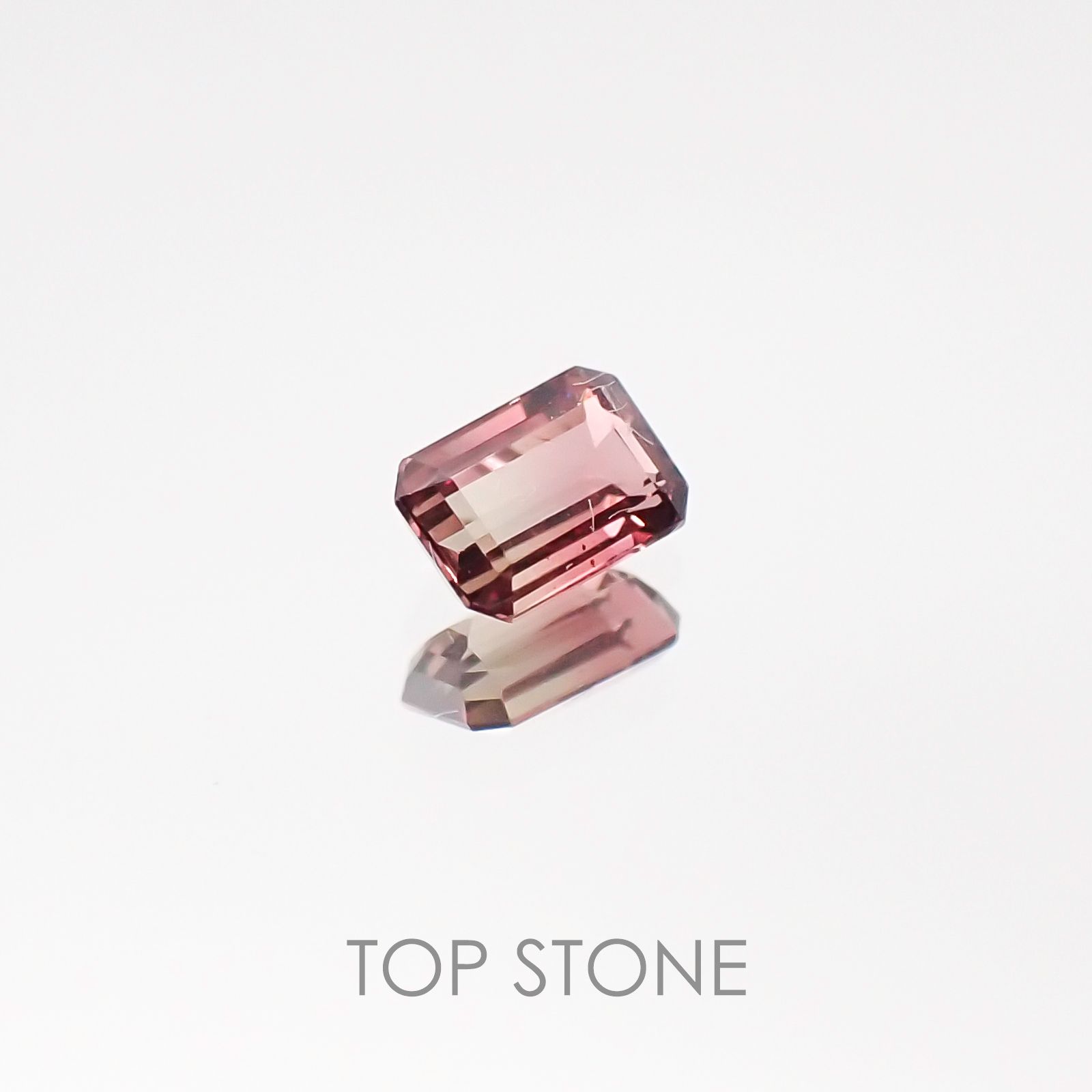 バイカラーサファイア(宝石名バイカラー・サファイア) タンザニア産 0.18ct 識別済[20106699]3.7×2.6mm前後