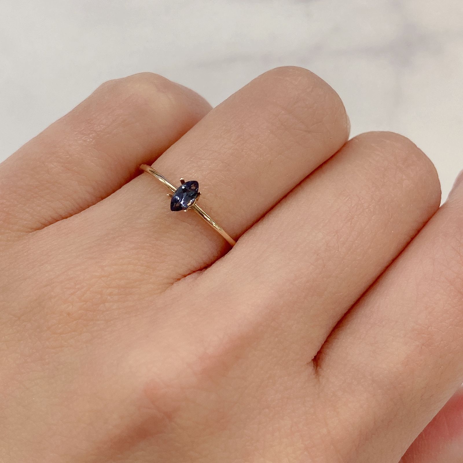 カラーチェンジガーネット(アレキタイプ)(宝石名ガーネット/カラーチェンジタイプ) マダガスカル・ベキリー産 0.18ct 識別済[20106600]5.1×2.6mm前後