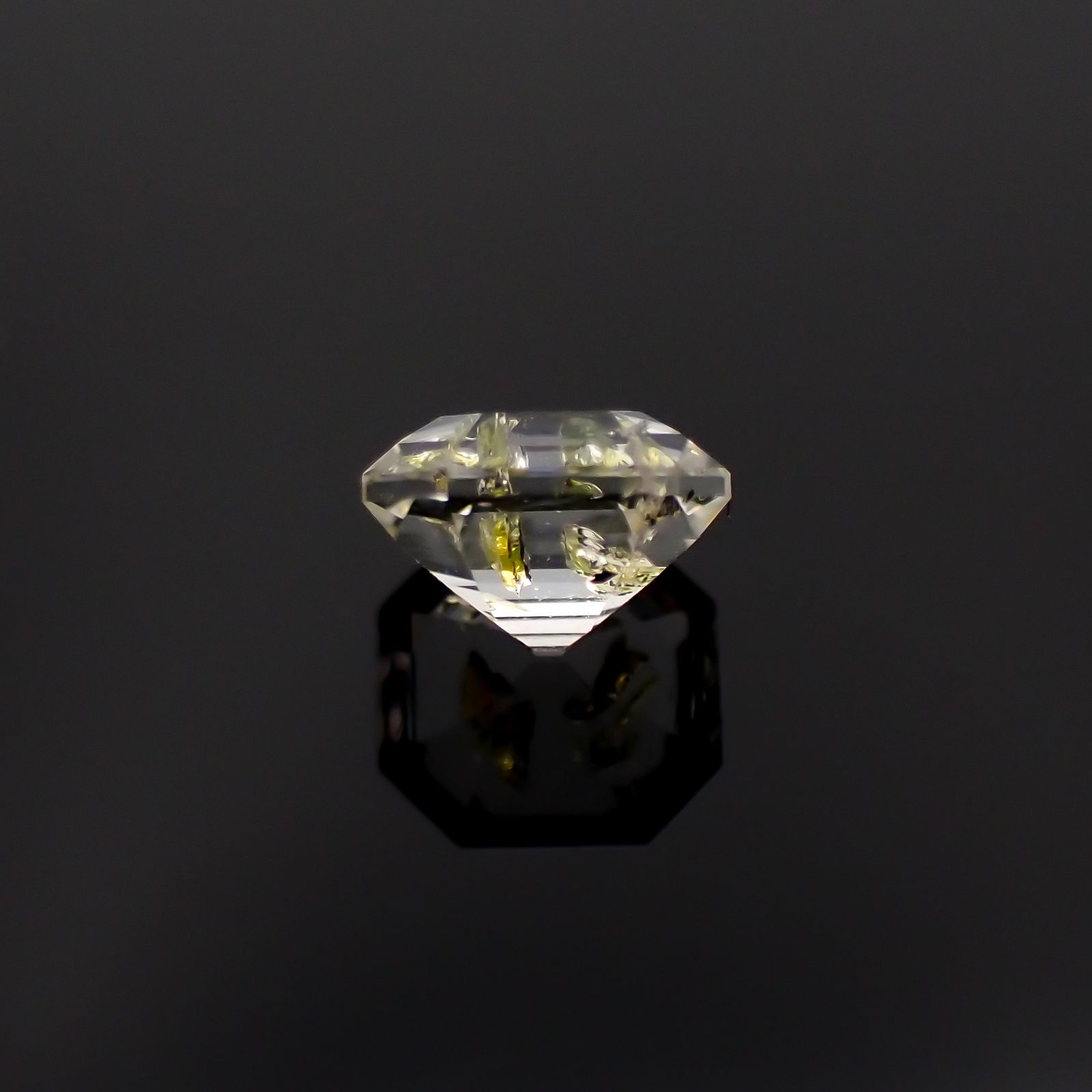 ◇オクタゴンカット◇オイルインクォーツ パキスタン産 0.51ct[230522092]5.1x4.7mm前後