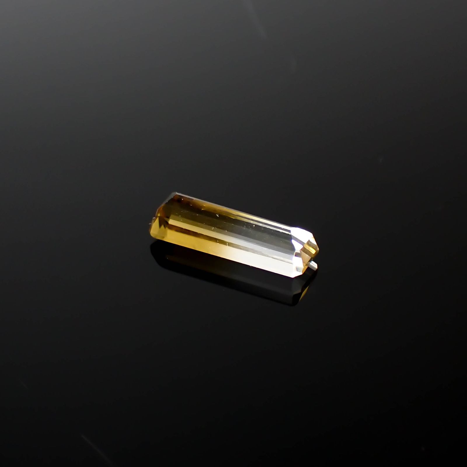 バイカラーシトリン ブラジル・ミナスジェライス州産 4.94ct[240326454]18x6mm前後
