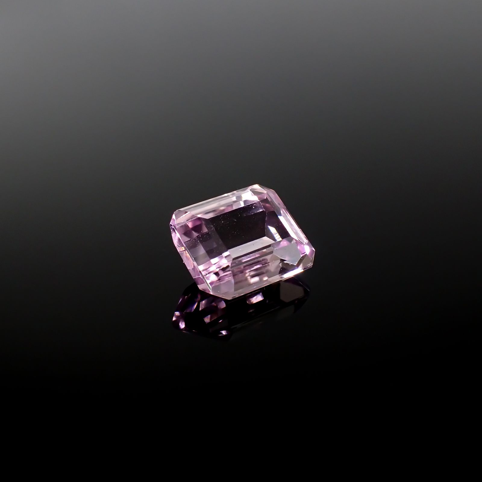 クンツァイト アフガニスタン産 7.64ct[231225145]11.9x10mm前後