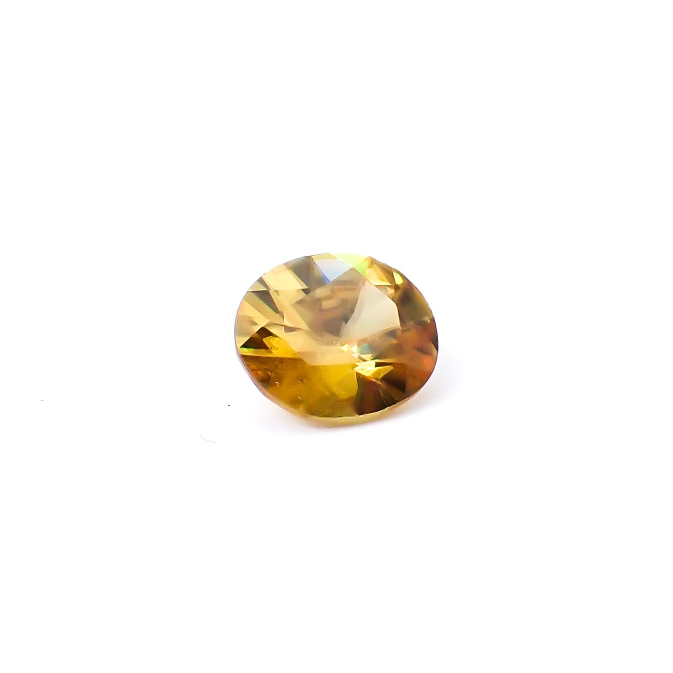ゴールデンスフェーン マダガスカル産 0.41ct / 5.3x4.4mm前後 [260632360]