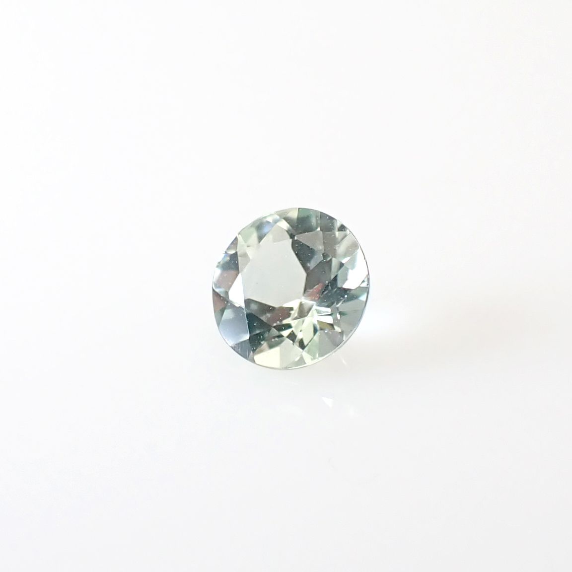 モンテブラサイト(宝石名モンテブラサイト)マダガスカル産 0.45ct 識別済[241229659]5x5mm前後