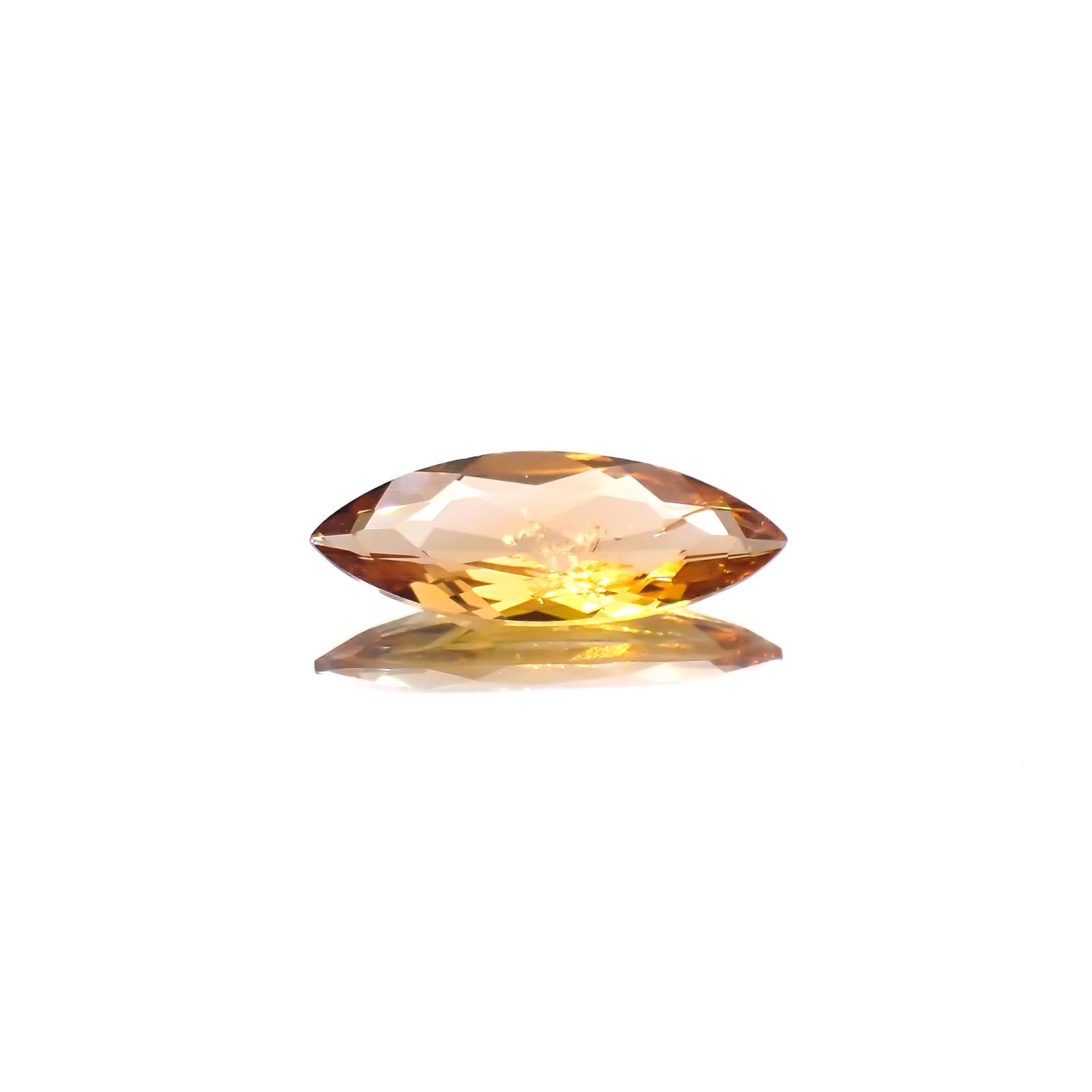 マグネシオアキシナイト フルオレッセンス(宝石名マグネシオ・アキシナイト)タンザニア産 ソ付(日独) 2.510ct / 17.22x6.39mm前後 [230421871]