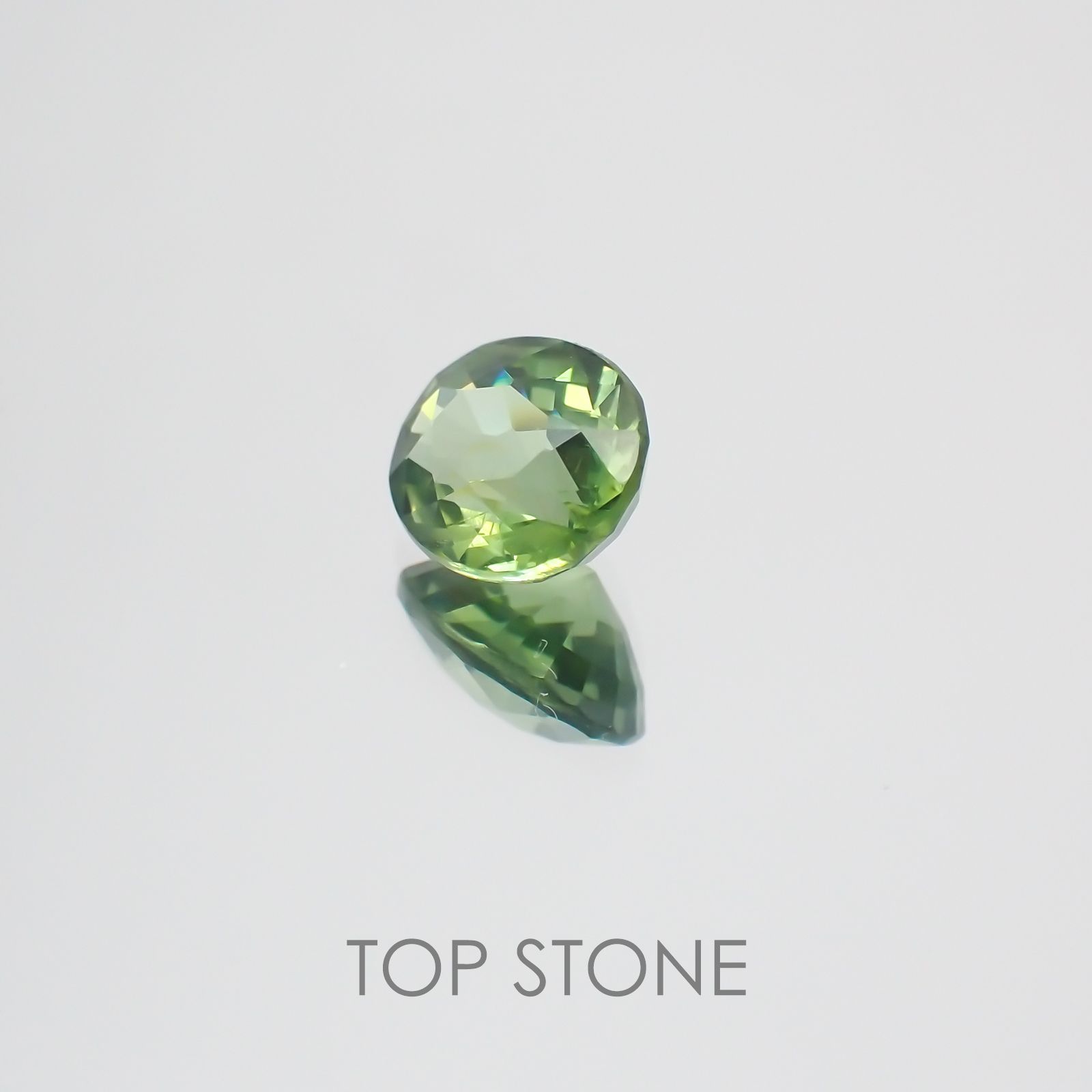 グリーンジルコン(宝石名ジルコン) スリランカ・カンボジア産 1.39ct 識別済[21038612]7.1×5.9mm前後