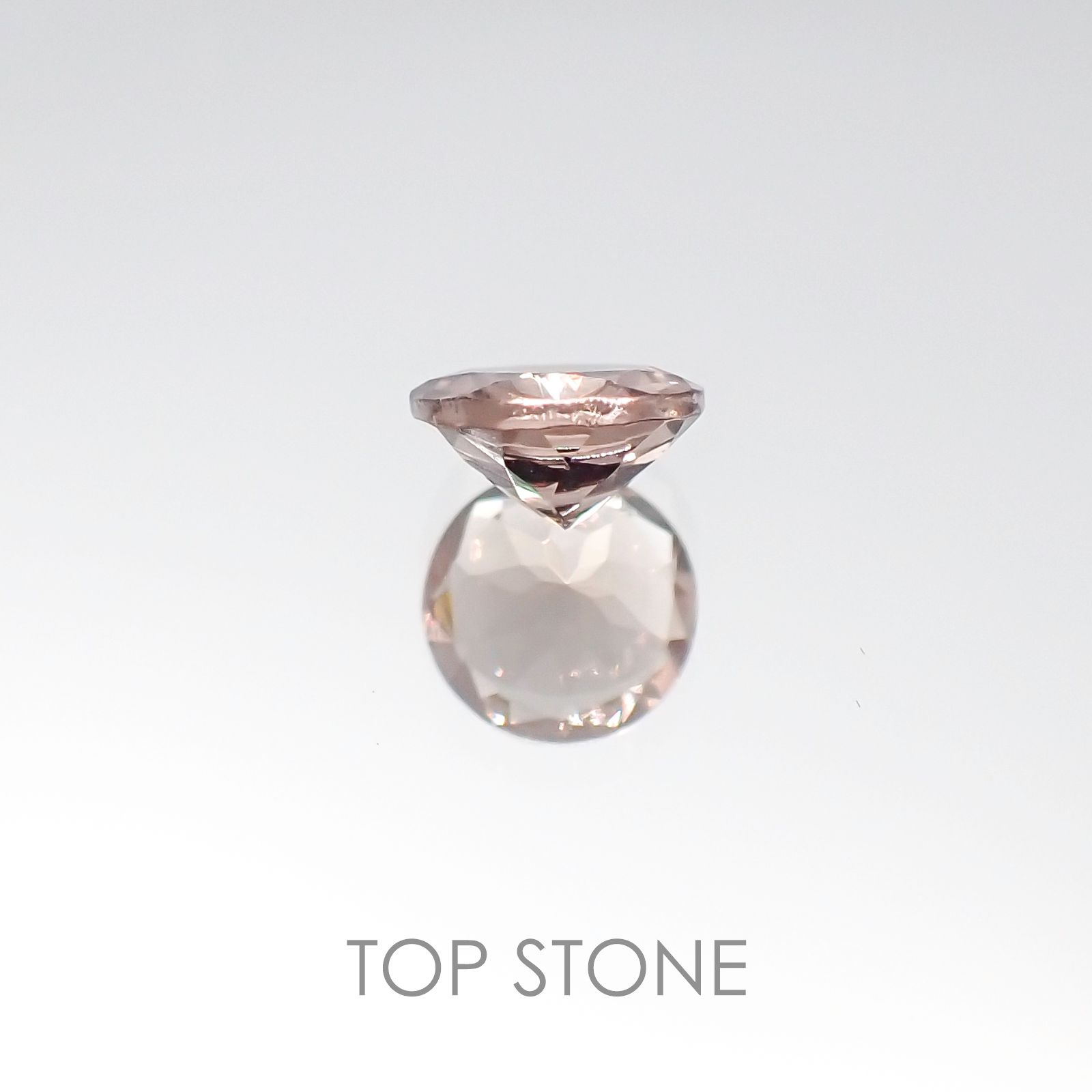 カラーチェンジマラヤガーネット タンザニア産 ルース 0.52ct[20106085]5.1×5mm前後