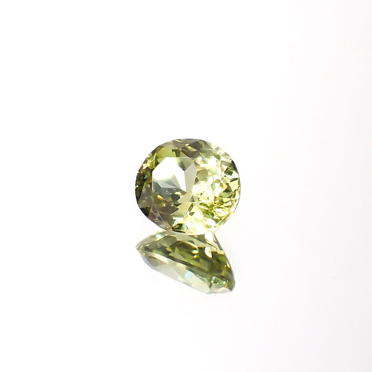 マリガーネット(宝石名グロッシュラー アンドラダイト・ガーネット)マリ共和国産 0.68ct 識別済[231224572]5.7x4.9mm前後