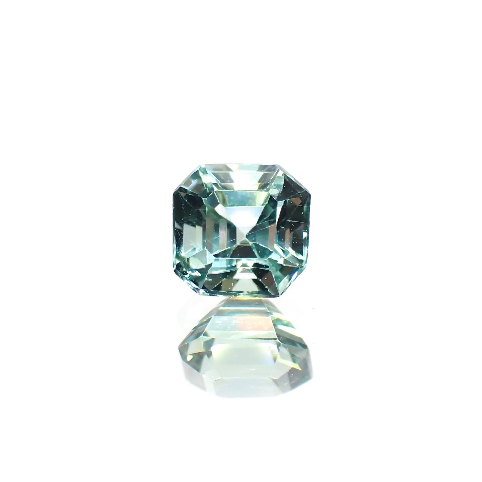 ブルーグリーントルマリン アフガニスタン産 0.69ct / 5x5mm前後 [220114090]