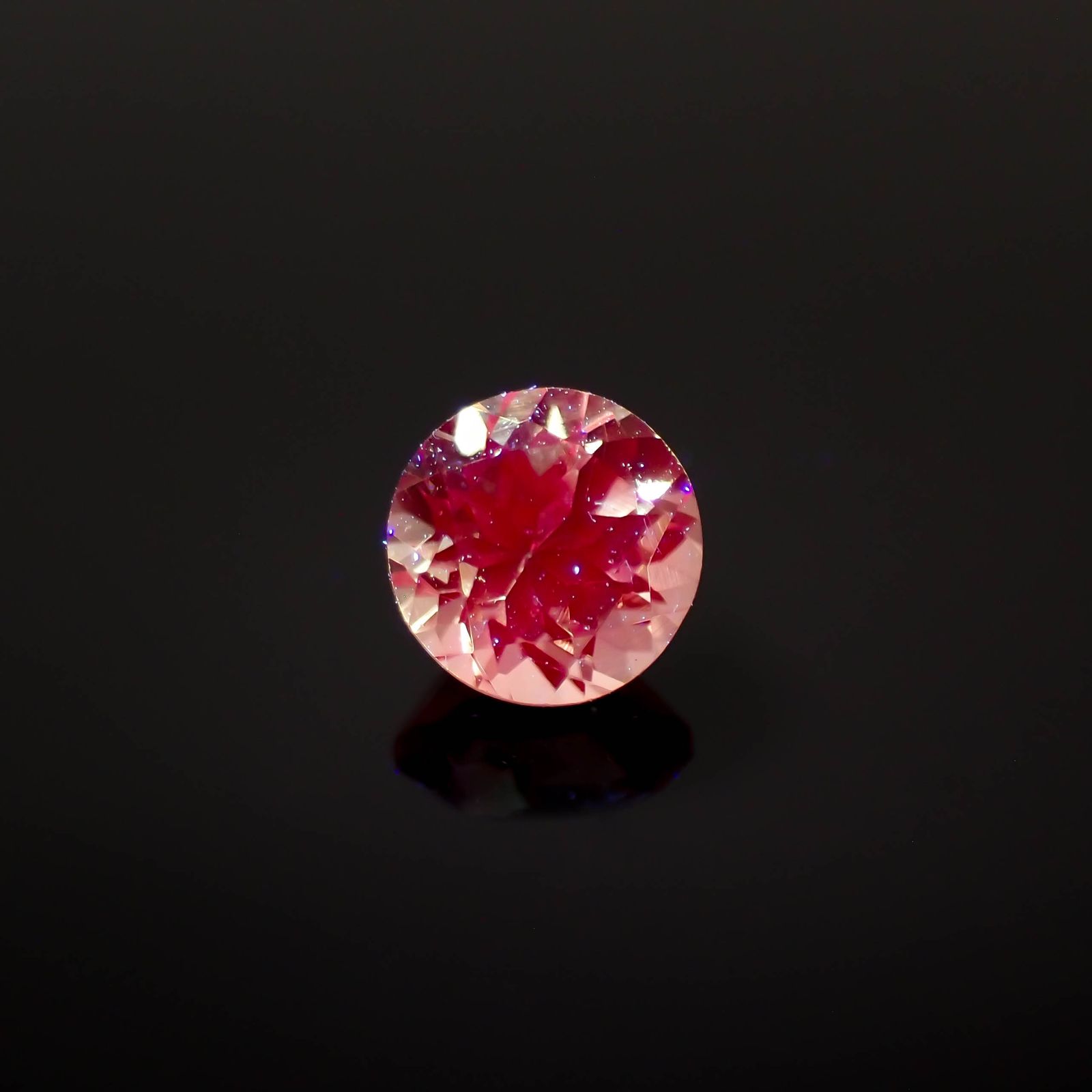 ドラゴンガーネット タンザニア産 0.48ct[230421459]4.4x4.4mm前後