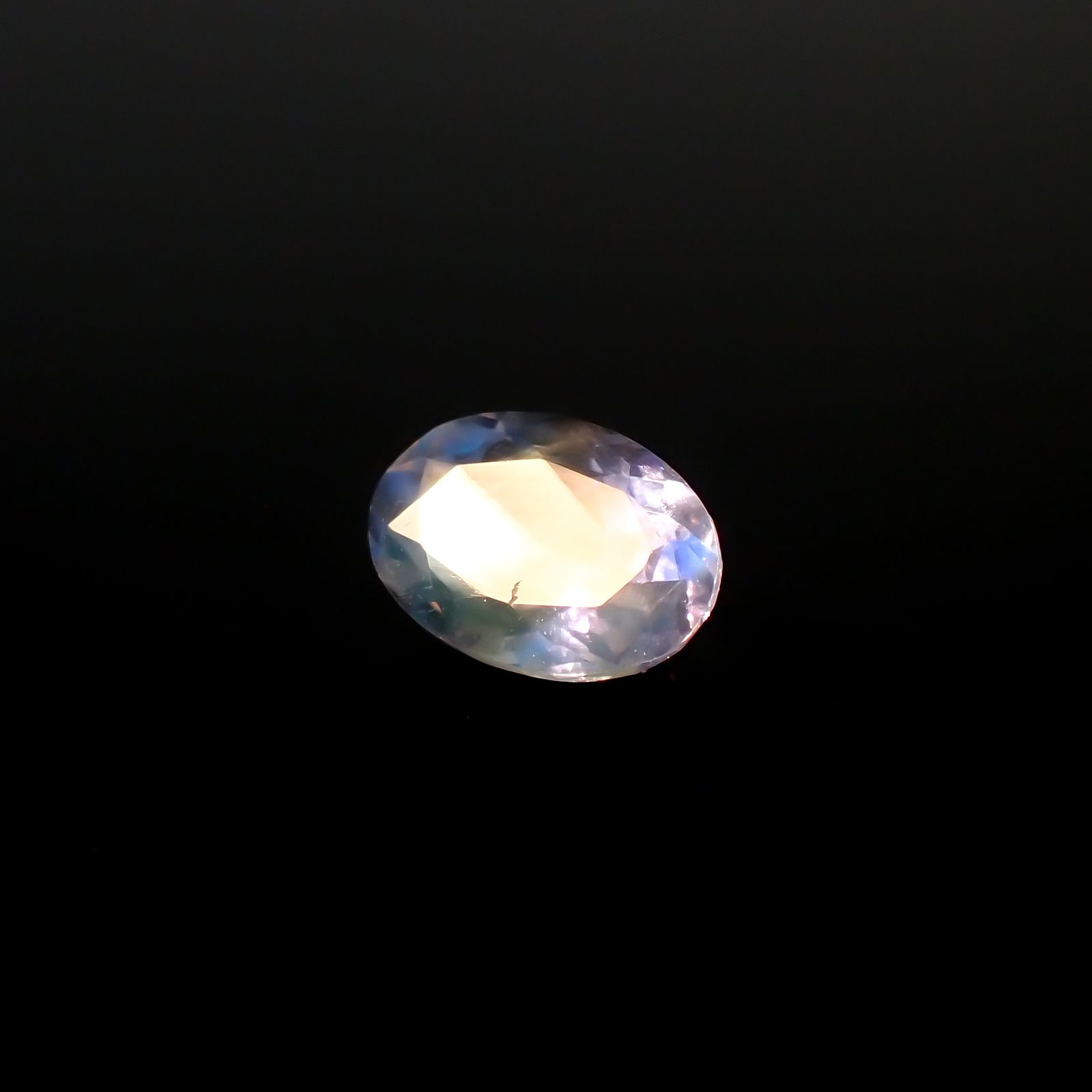レインボームーンストーン インド・タミルナードゥ産 0.82ct[231224466]7.3x5mm前後