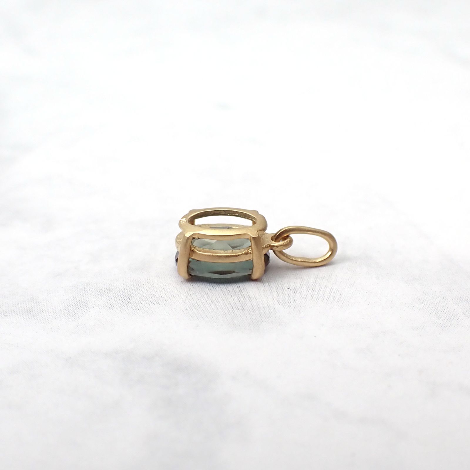 ペンダント空枠：石留め▶カラーチェンジアンデシン（お客様製作例）