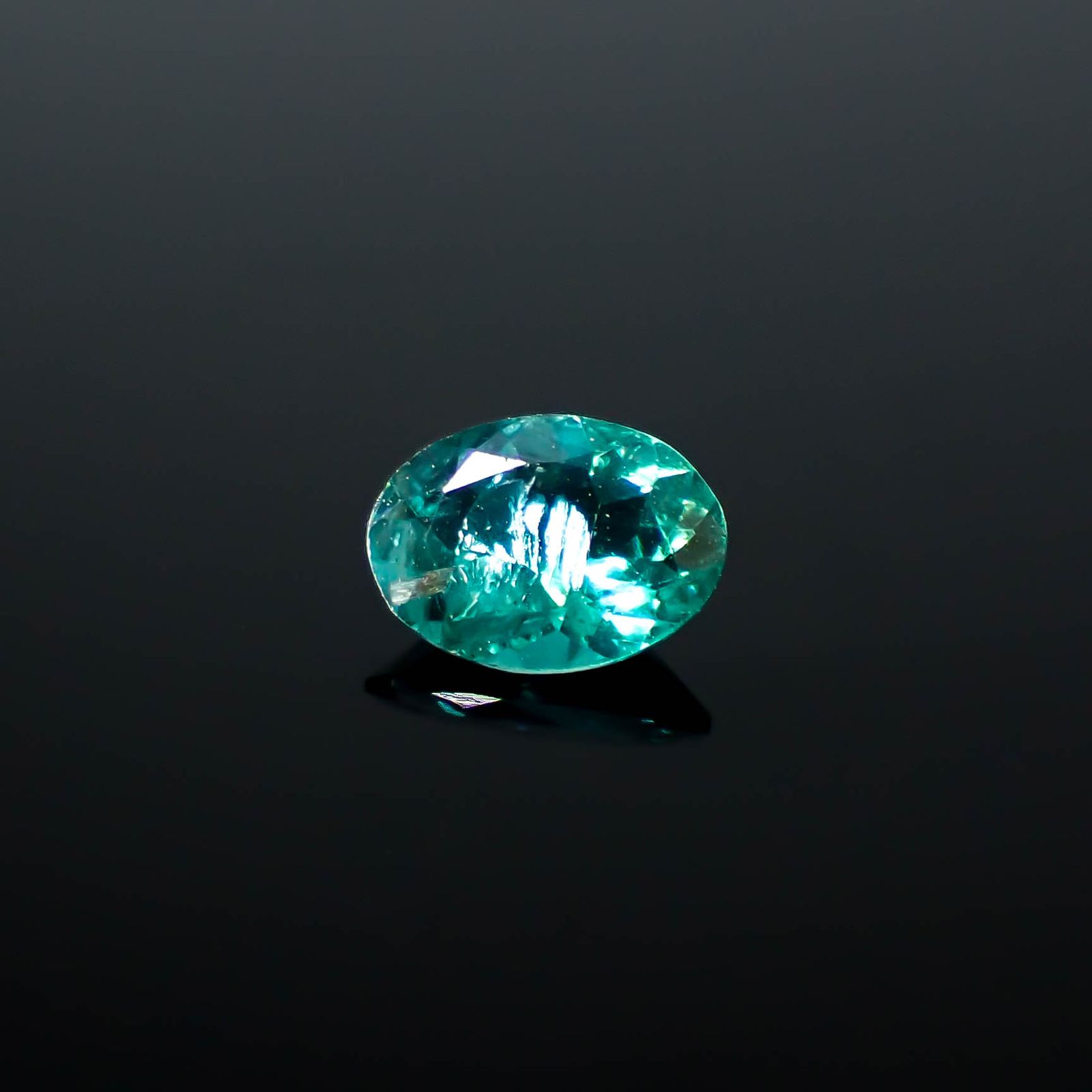 ノーブルモロキサイト マダガスカル産 0.64ct [250931086]6.8x5mm前後