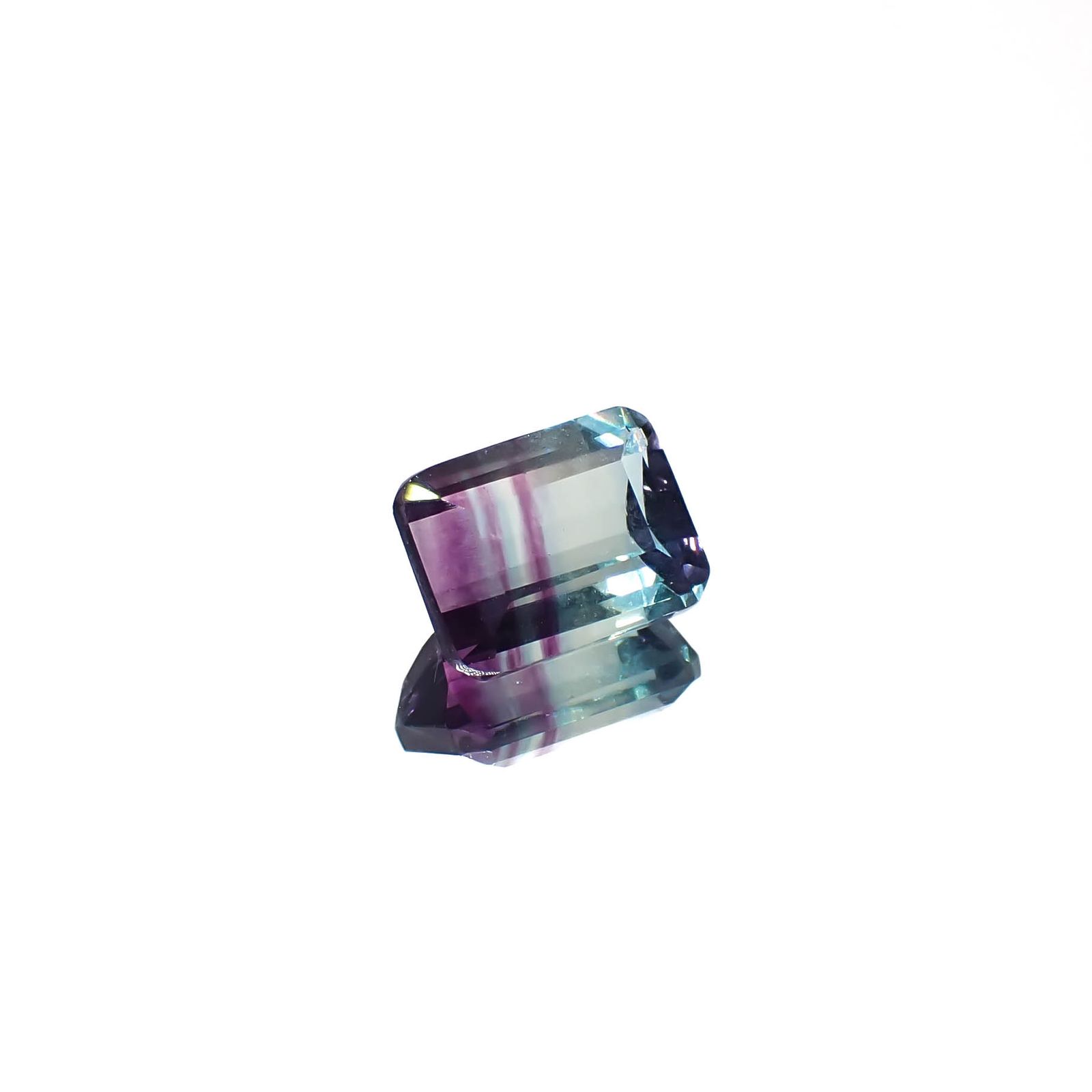 パーティカラーフローライト フルオレッセンス ブラジル産 2.86ct[240828649]9x6.9mm前後