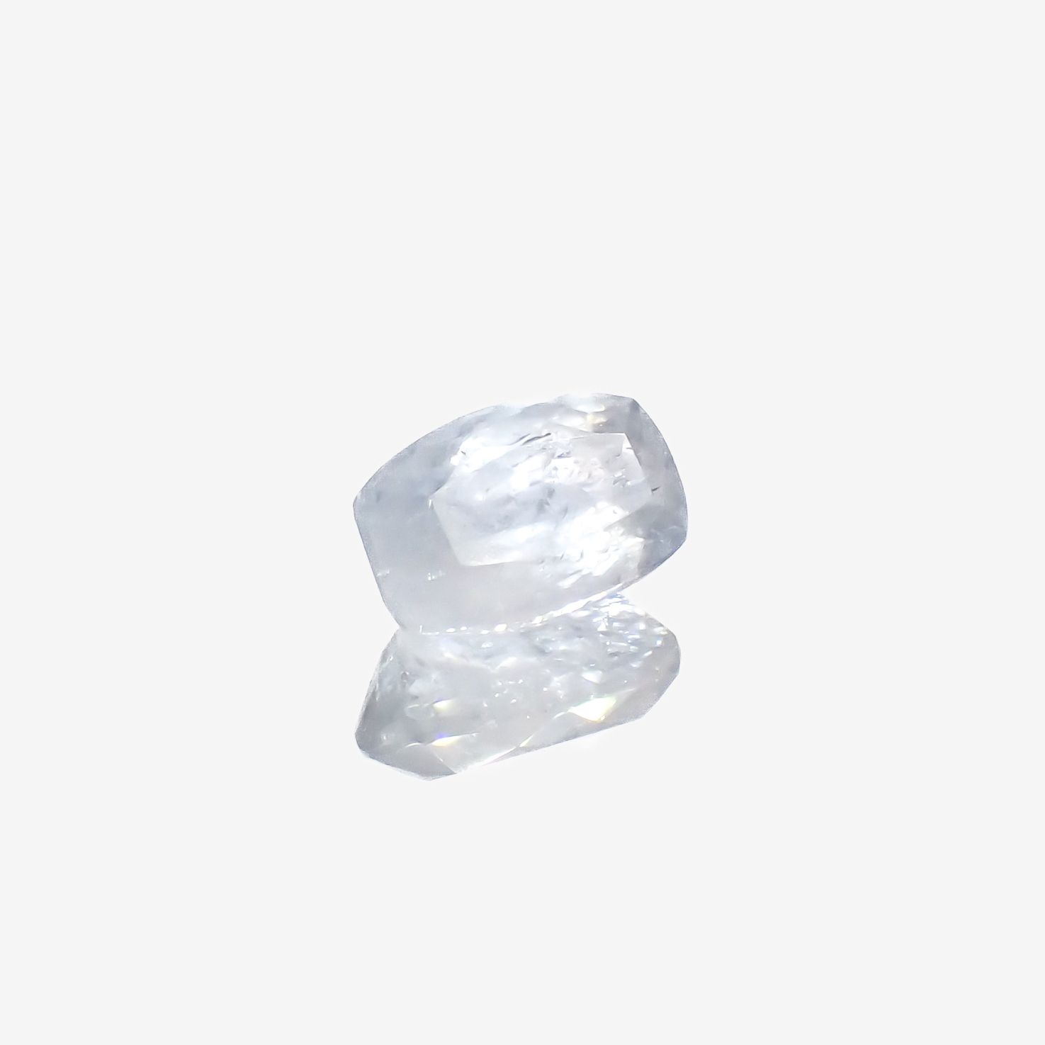 ユークレース(宝石名ユークレース)ブラジル産 0.999ct ソ付(彩珠)[231124256]7.4x4.8mm前後