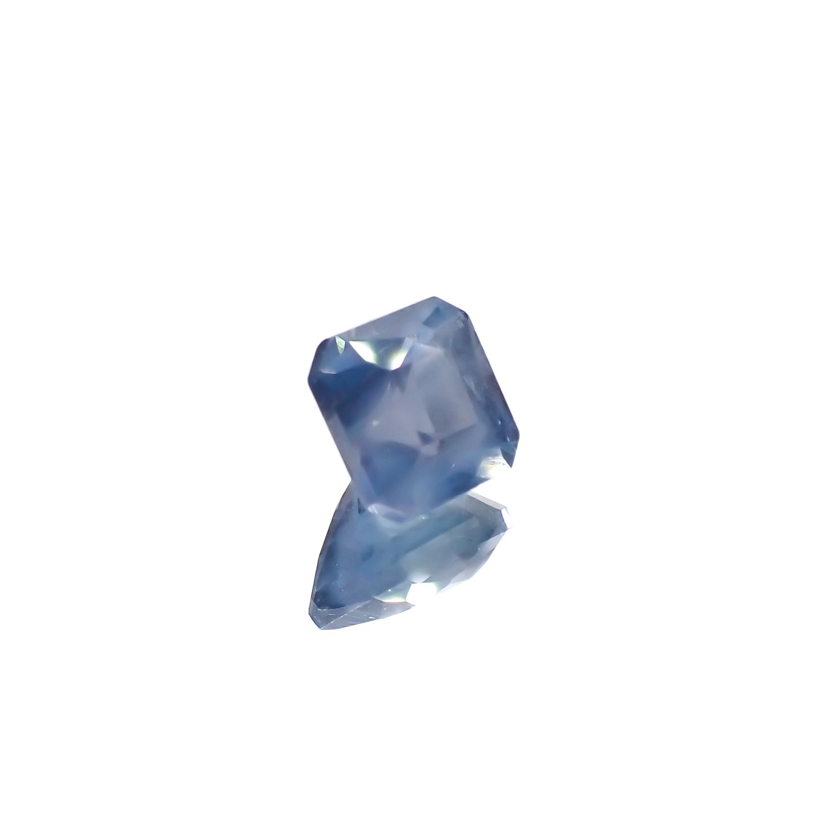 アパタイト フルオレッセンス ジンバブエ産 2.46ct[240527577]7.3x7.2mm前後