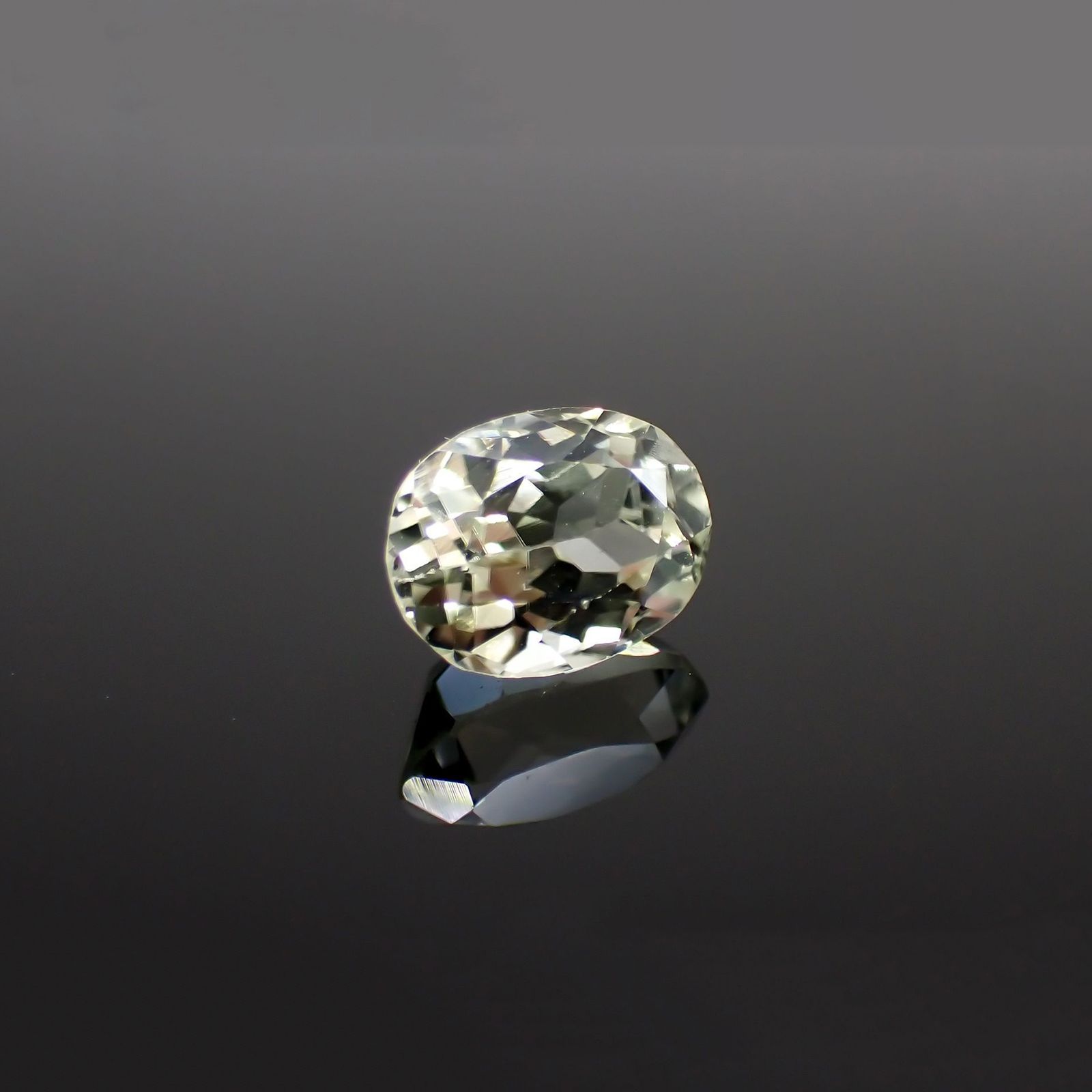 シリマナイト(宝石名シリマナイト)インド産 識別済 1.65ct / 7.9x5.9mm前後 [211113697]