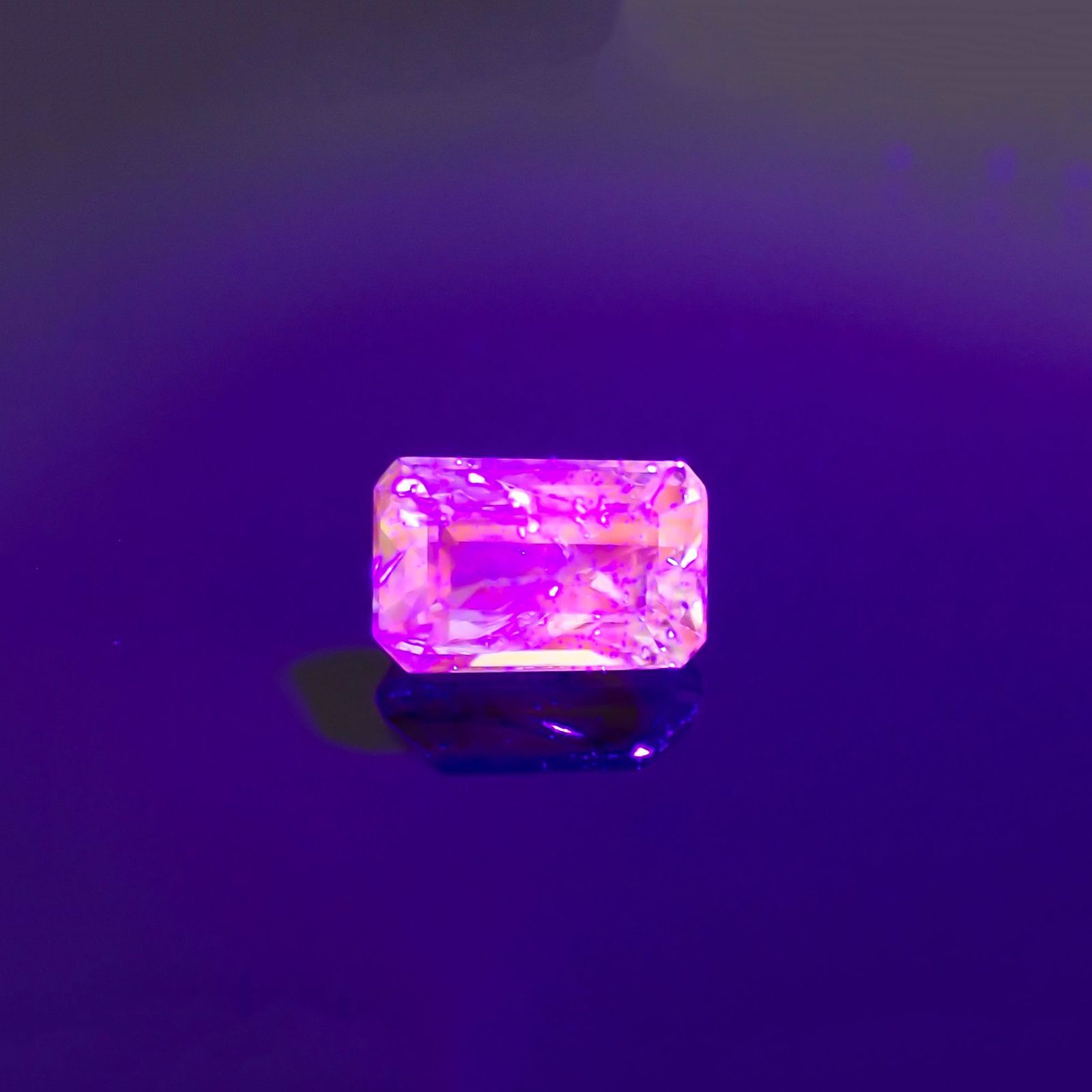 バイカラーツァボライト(宝石名グリーン グロッシュラー・ガーネット) タンザニア産 1.44ct 識別済[210711907]7.4×4.7mm前後