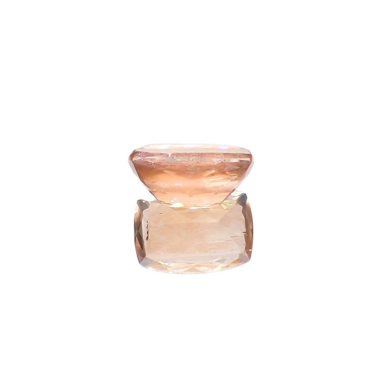サンストーンスキャポライト(宝石名シーン・スキャポライト)タンザニア産 識別済 2.39ct / 10.1x7.4mm前後 [260819275]