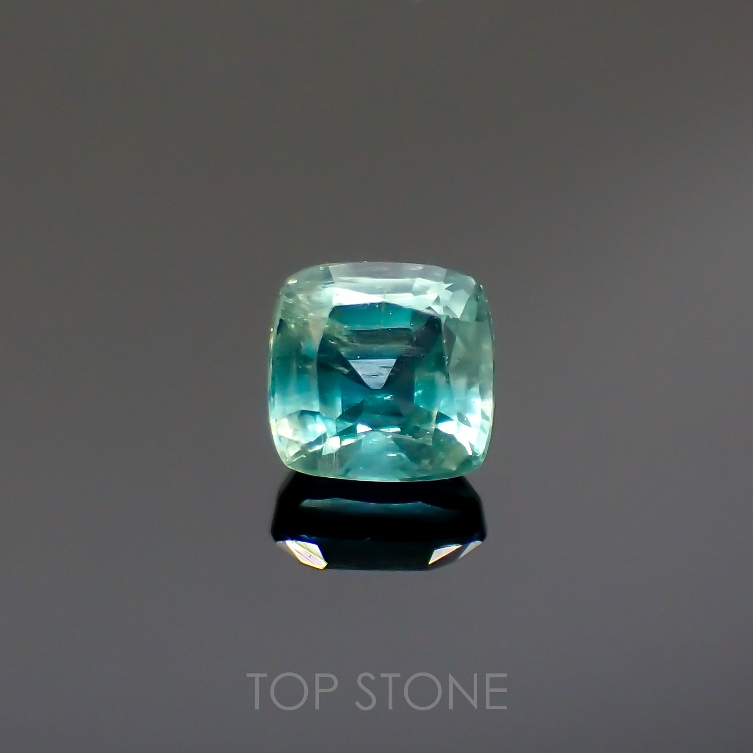 バイカラーカイヤナイト(宝石名カイヤナイト)ネパール産 0.98ct 識別済[220115365]5.1x5mm前後