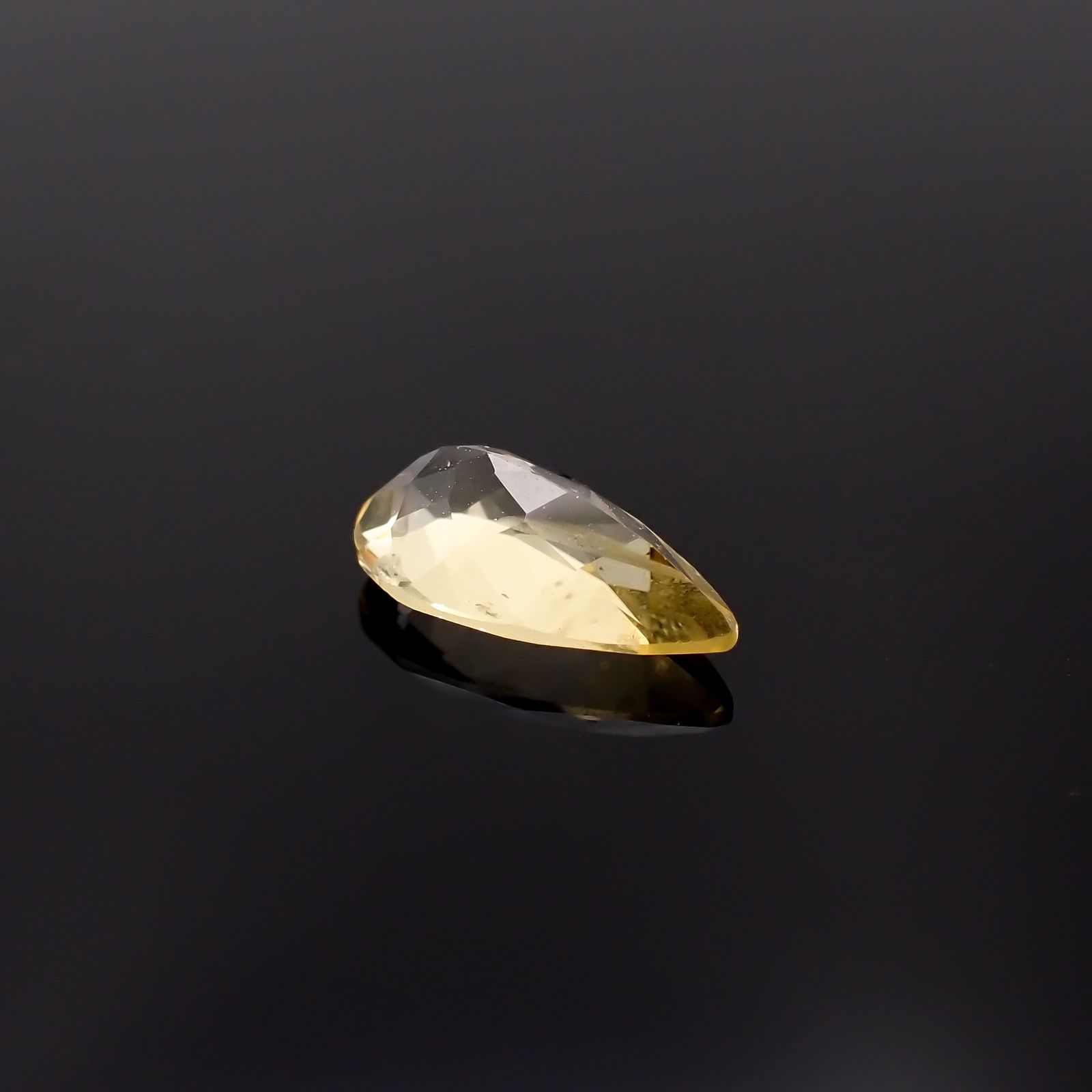 コンドロダイト(宝石名コンドロダイト)タンザニア産 0.897ct ソ付(彩珠)[231225227]8.7x5mm前後