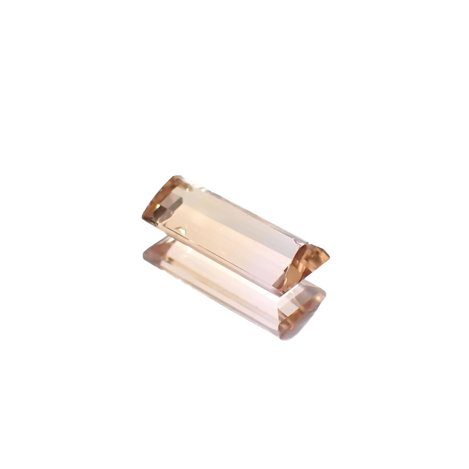 バイカラートパーズ ブラジル産 1.40ct / 10.1x4.3mm前後 [231023707]