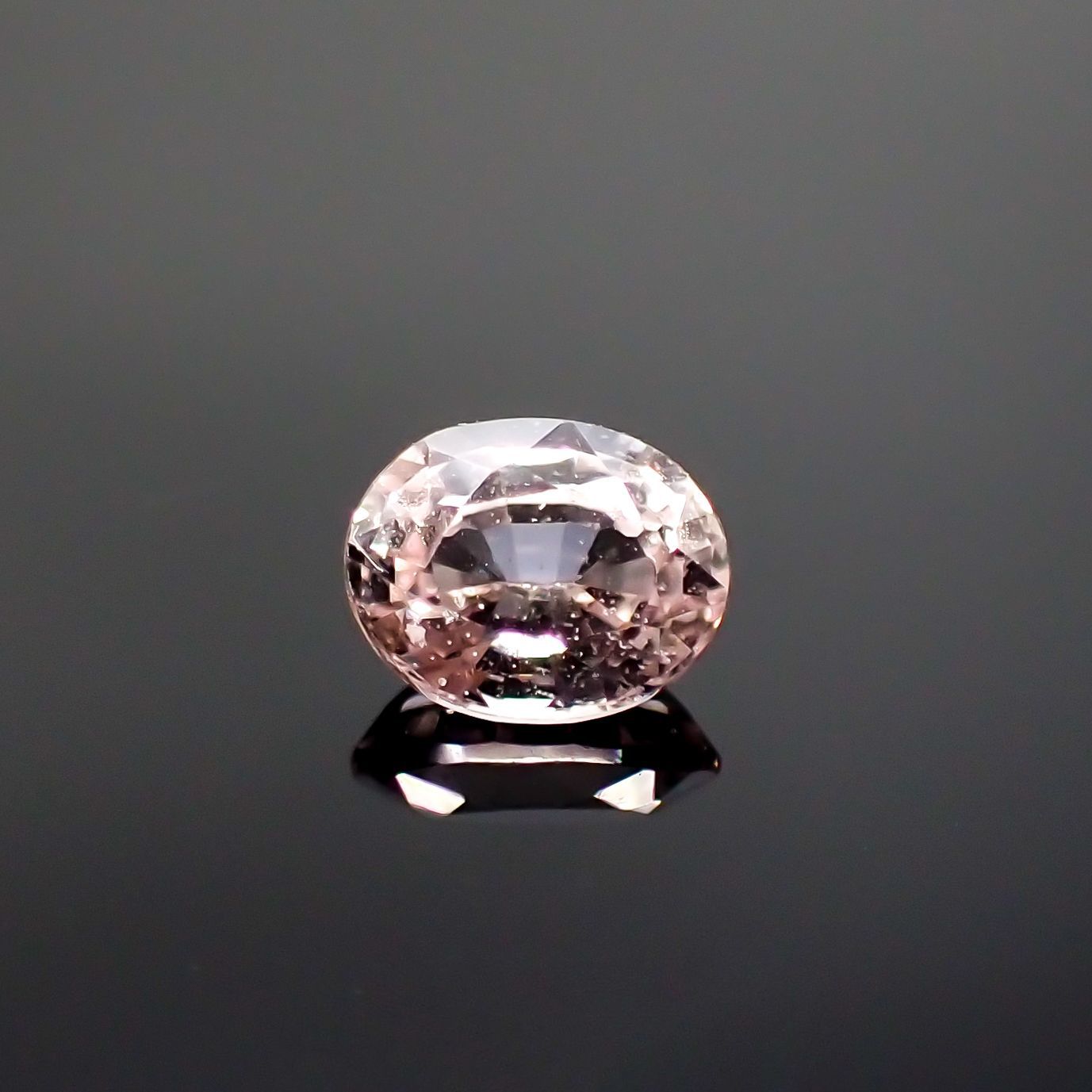 ピンクサファイア(宝石名ピンク・サファイア) マダガスカル/スリランカ産 0.57ct 識別済[210712556]5.3×4.2mm前後